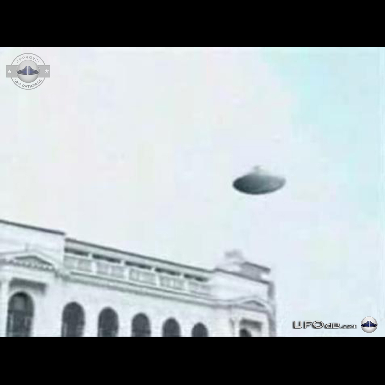 Picture from Video of UFO near Nanjing, Jiangsu in China from 2006 UFO Picture #706-1