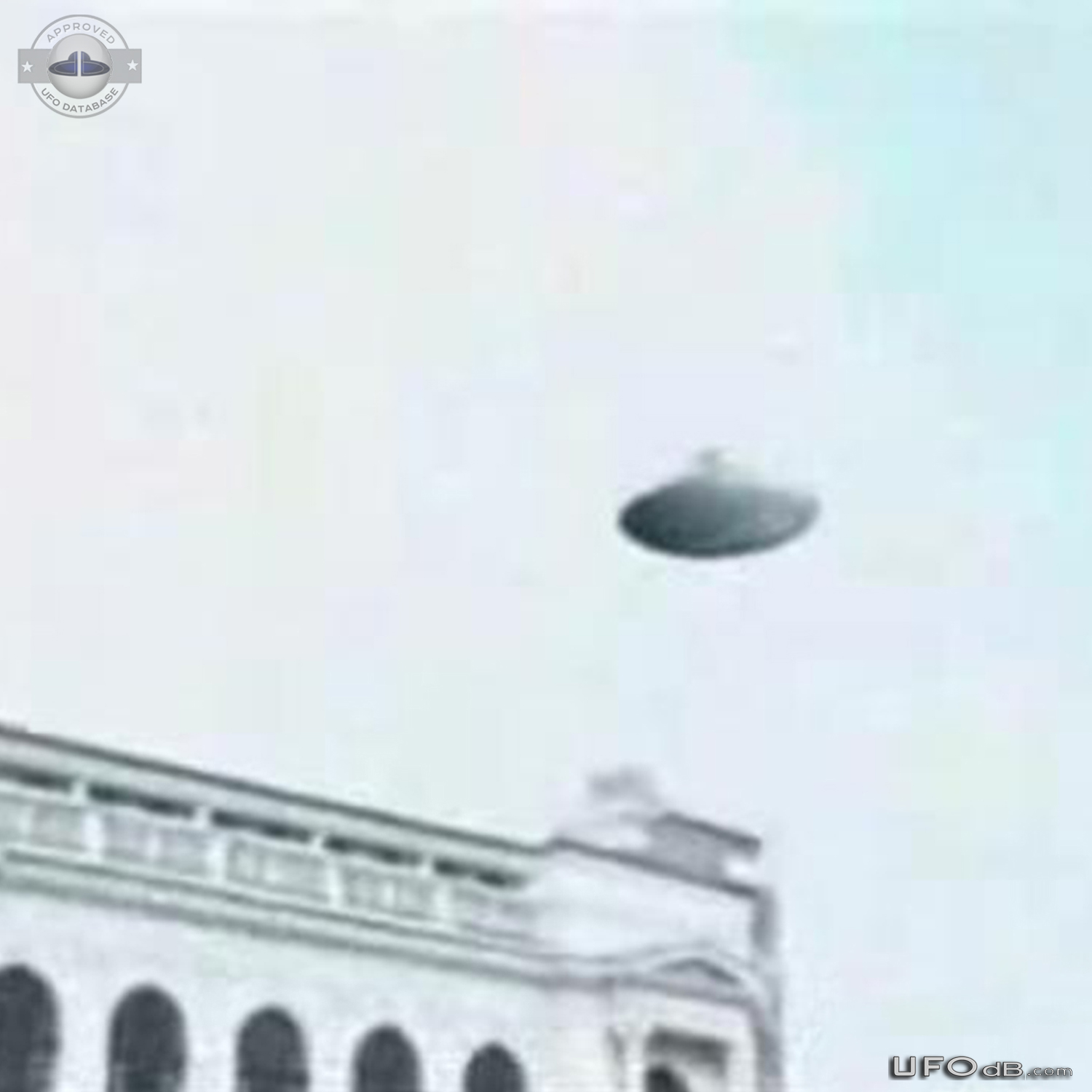 Picture from Video of UFO near Nanjing, Jiangsu in China from 2006 UFO Picture #706-2