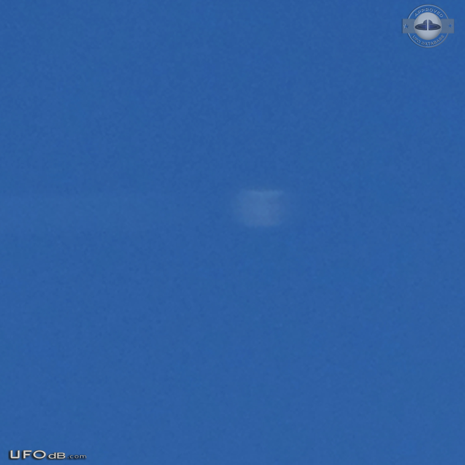 Took a picture and saw the UFO later on picture St-Tropez France 2012 UFO Picture #716-5