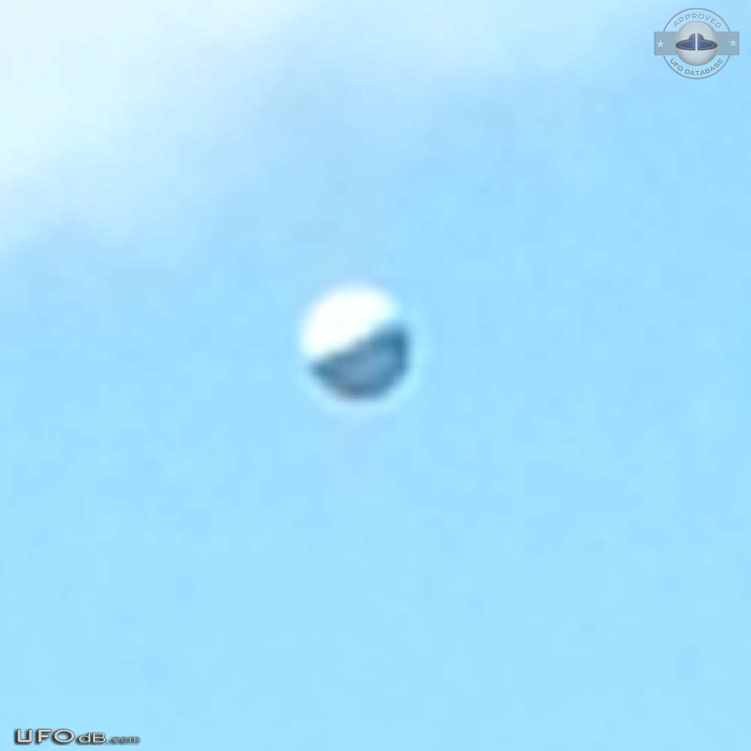 Picture of vacationing in Denver Colorado get UFO sphere in the Sky -  UFO Picture #720-5