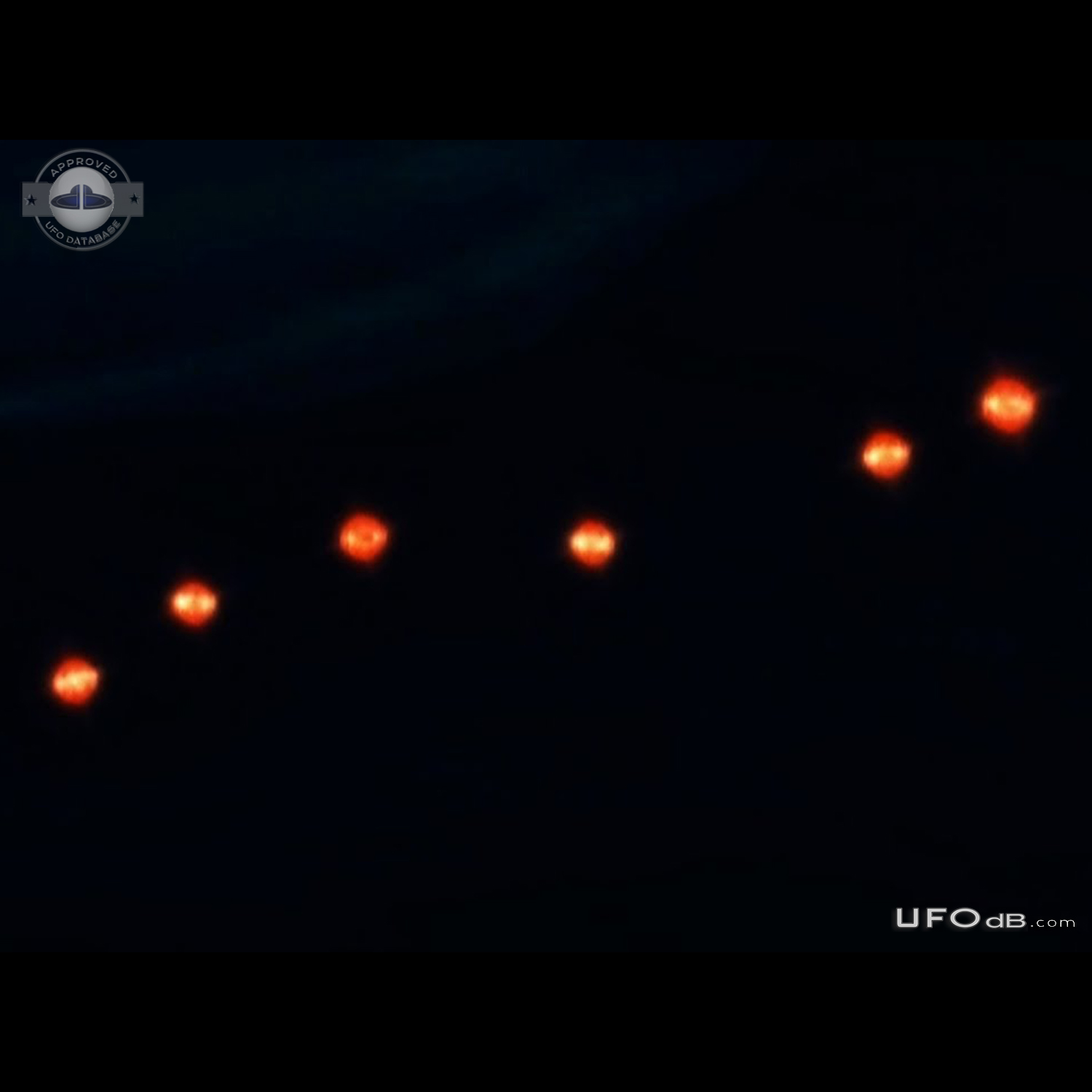 Unusual bright lights UFO not shooting stars or satellites look like t UFO Picture #723-2