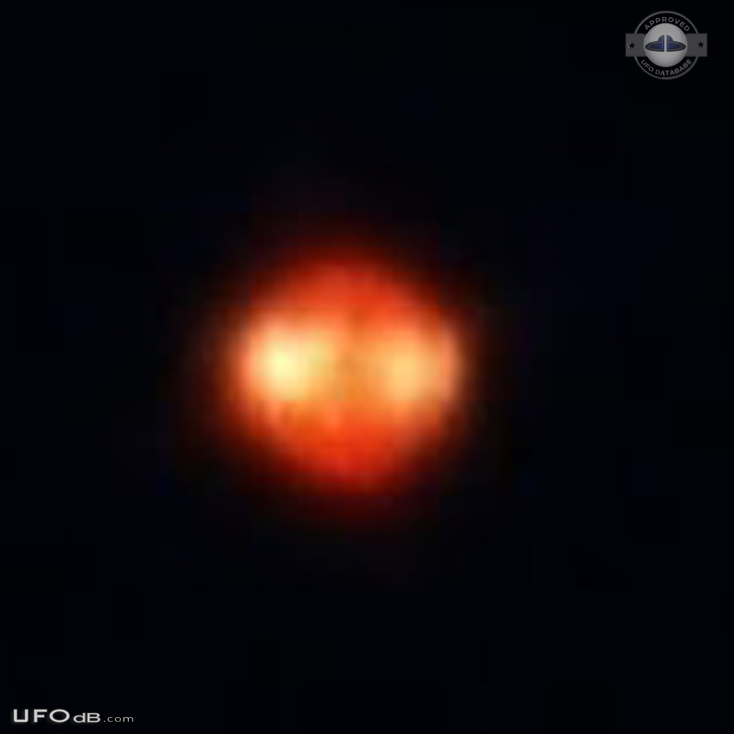 Unusual bright lights UFO not shooting stars or satellites look like t UFO Picture #723-5