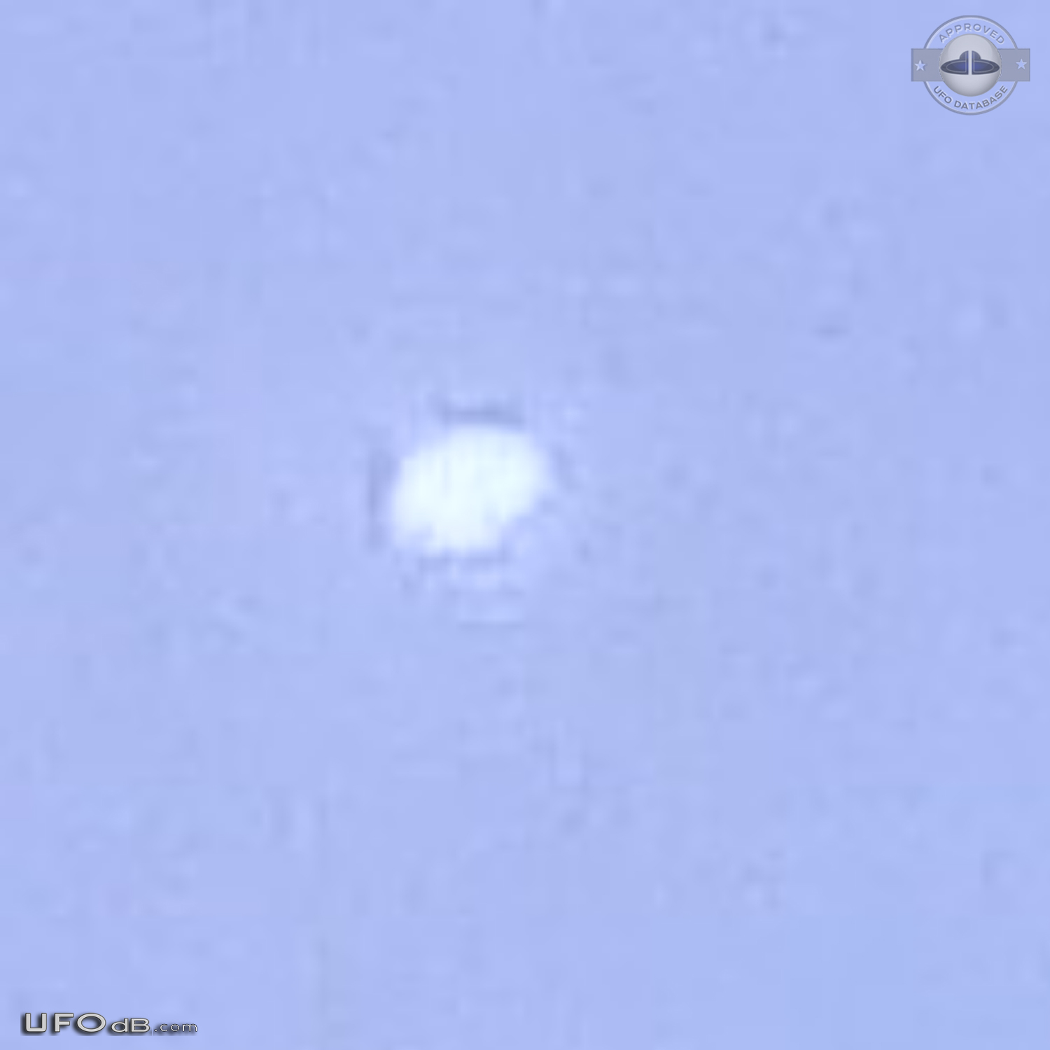 Star like ufo keeps hovering at one spot - Rotterdam Netherlands 2015 UFO Picture #726-5