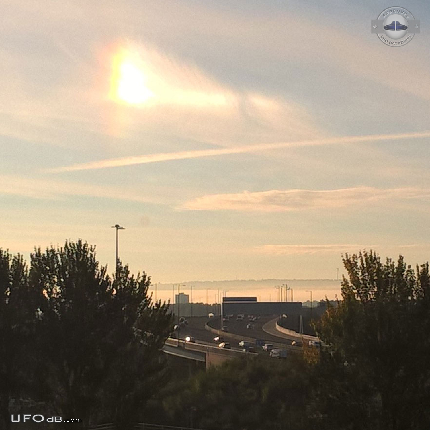 UFO glowing like a star,but too big - Glasgow Scotland 2015 UFO Picture #728-6