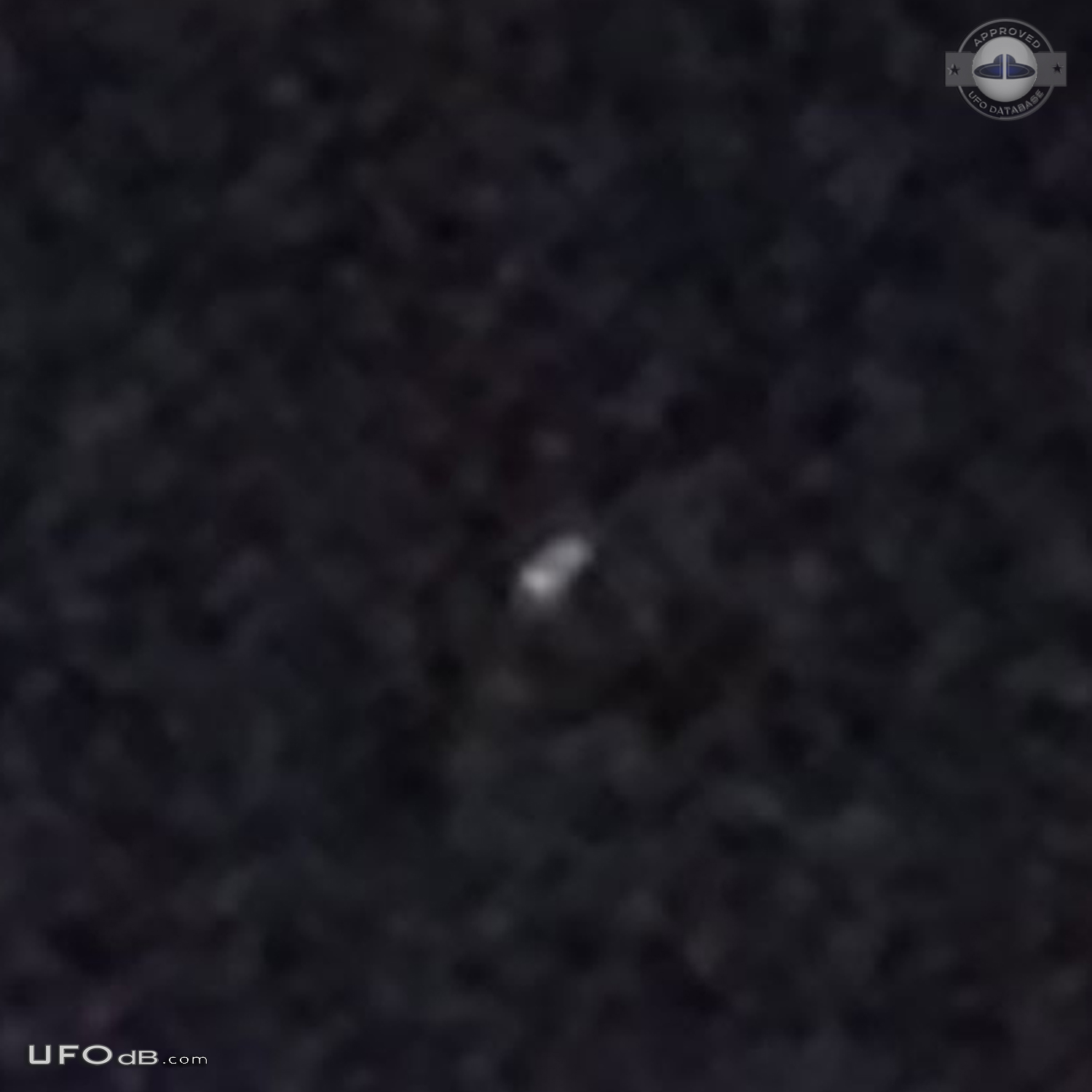 UFO first seen on 16 then seen again 17 oct 2015 - Providence Village  UFO Picture #733-5