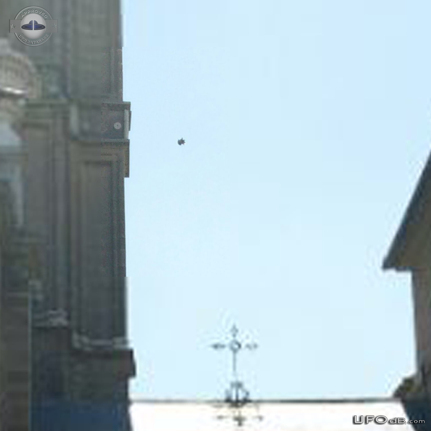 UFO caught on picture in Calle Arco de Palacio Toledo Spain 2015 UFO Picture #739-5