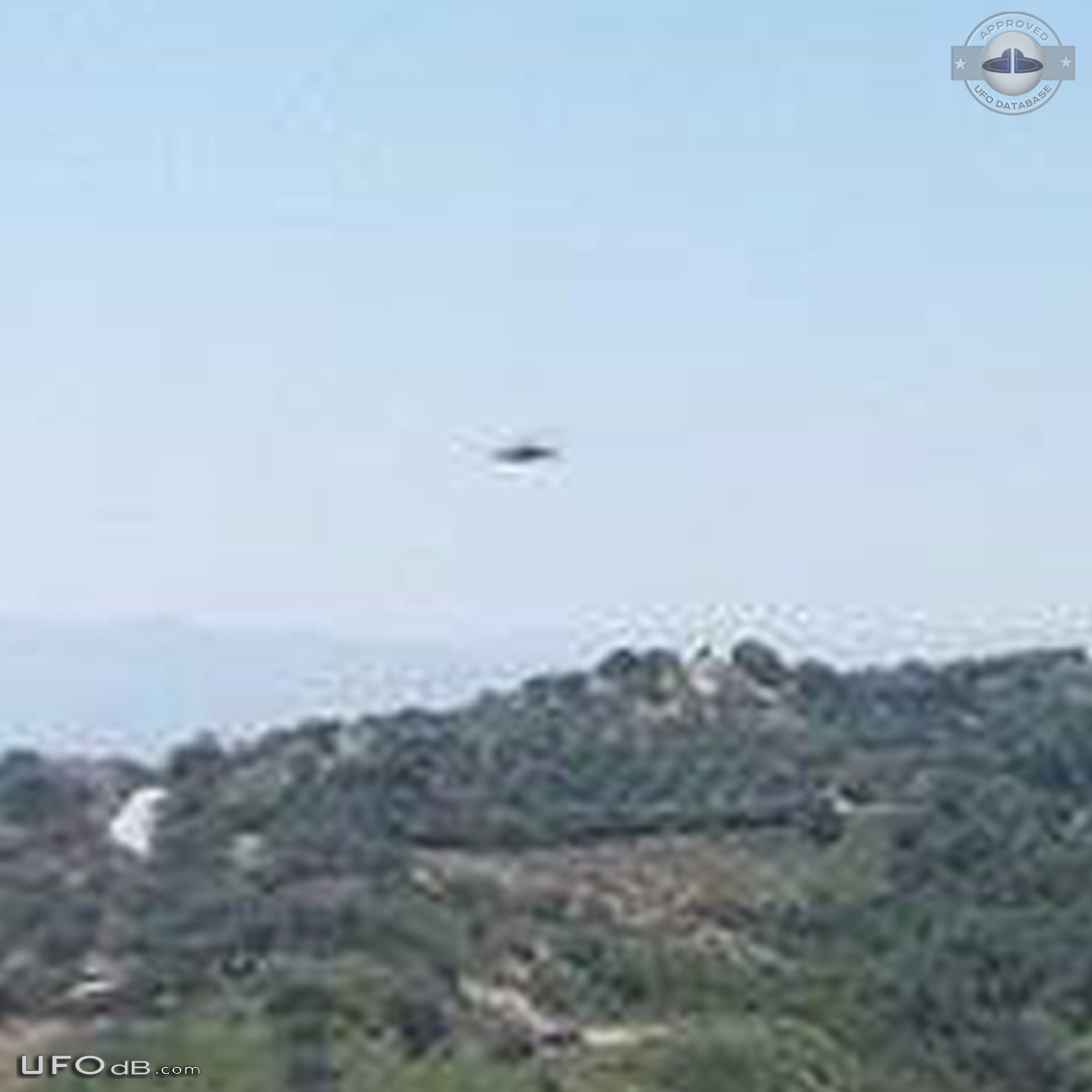 Watching photo at once I recognize the UFO hovering - Fier Albania UFO Picture #749-4