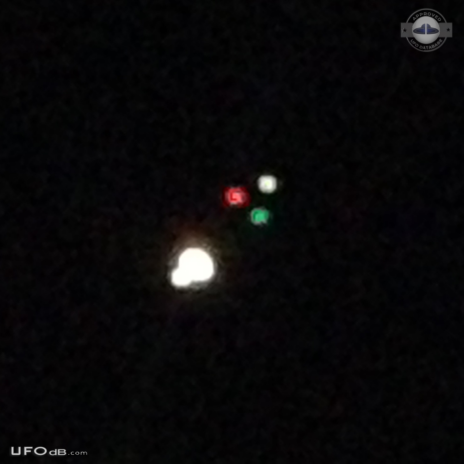 helicopter tractor beamed ufo and both flew off together - Las Vegas N UFO Picture #754-1