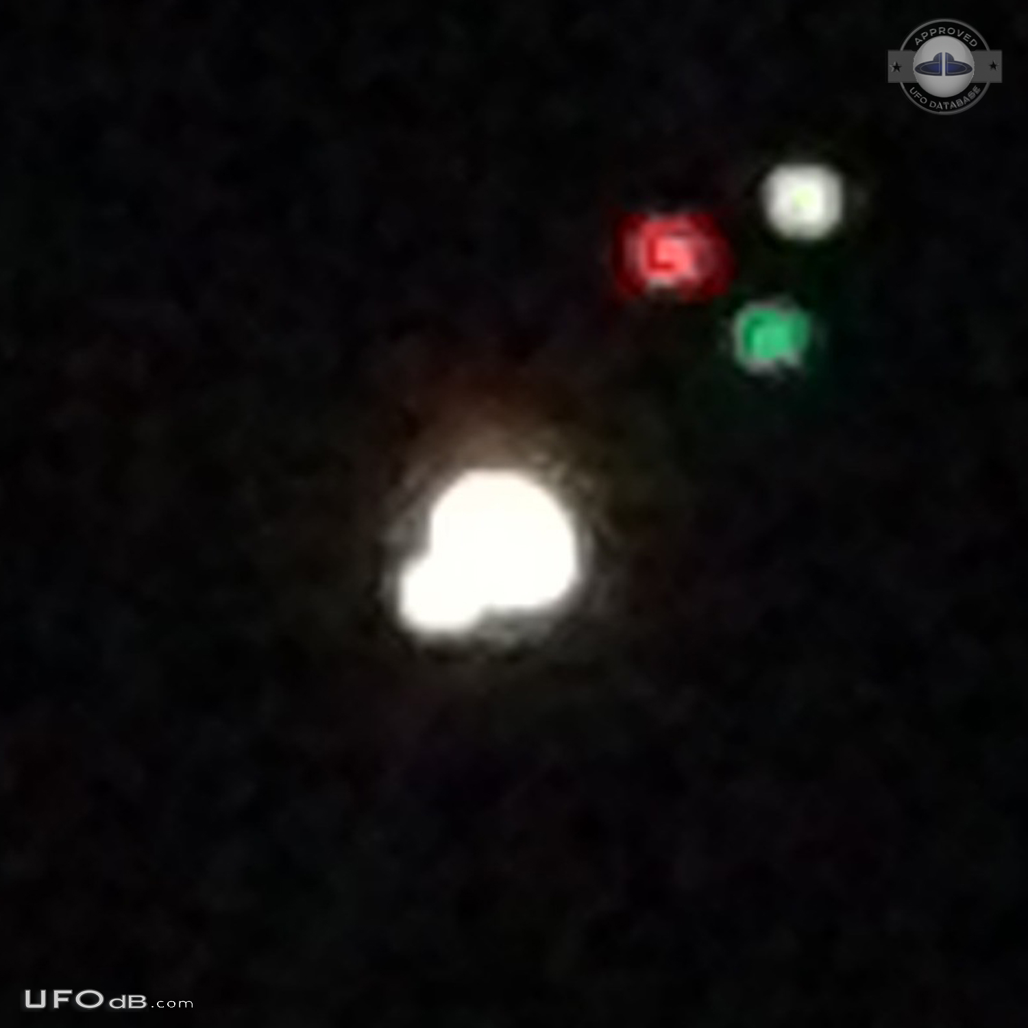 helicopter tractor beamed ufo and both flew off together - Las Vegas N UFO Picture #754-2