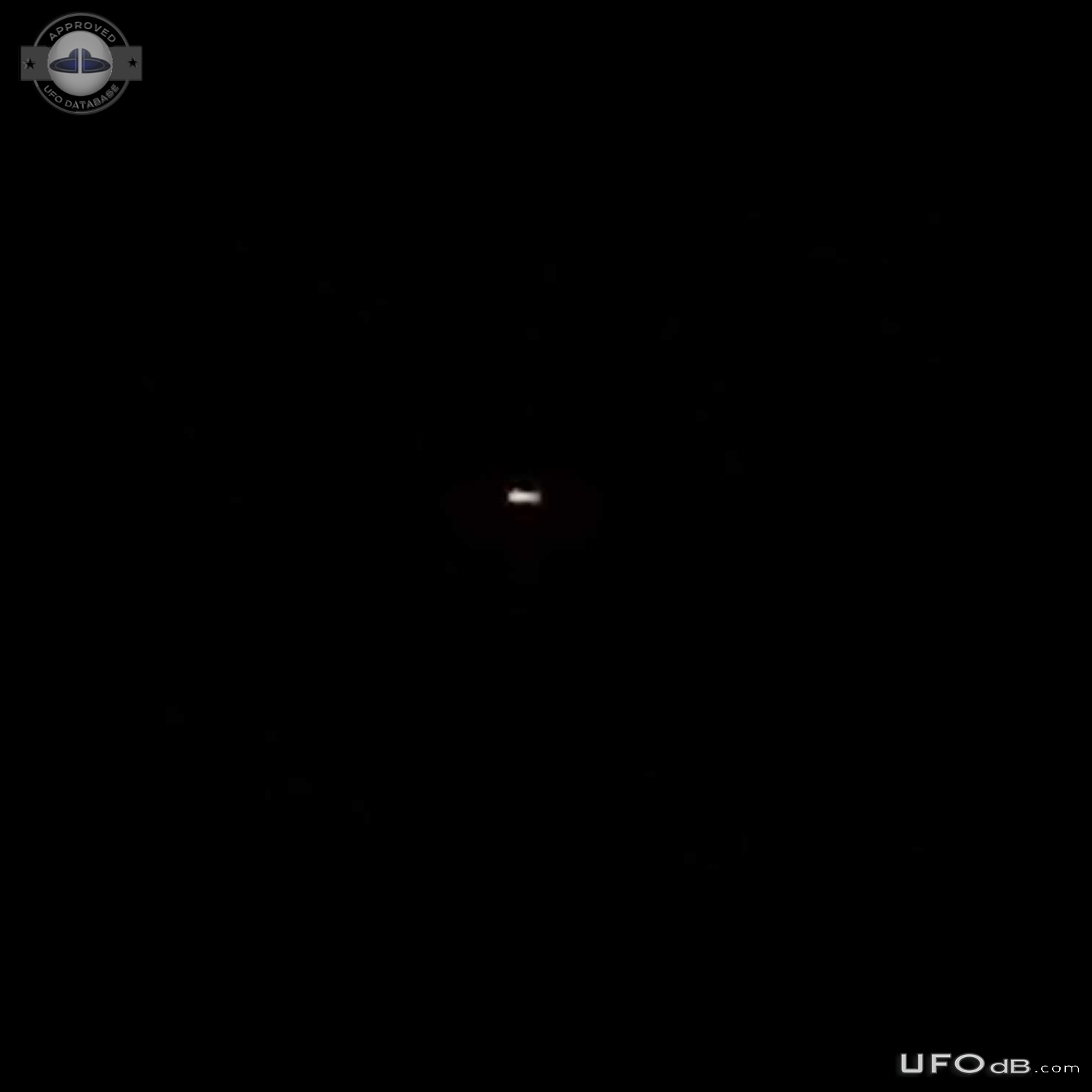 Orange red ball UFO moving north from higher to lower in the sky Calif UFO Picture #773-1
