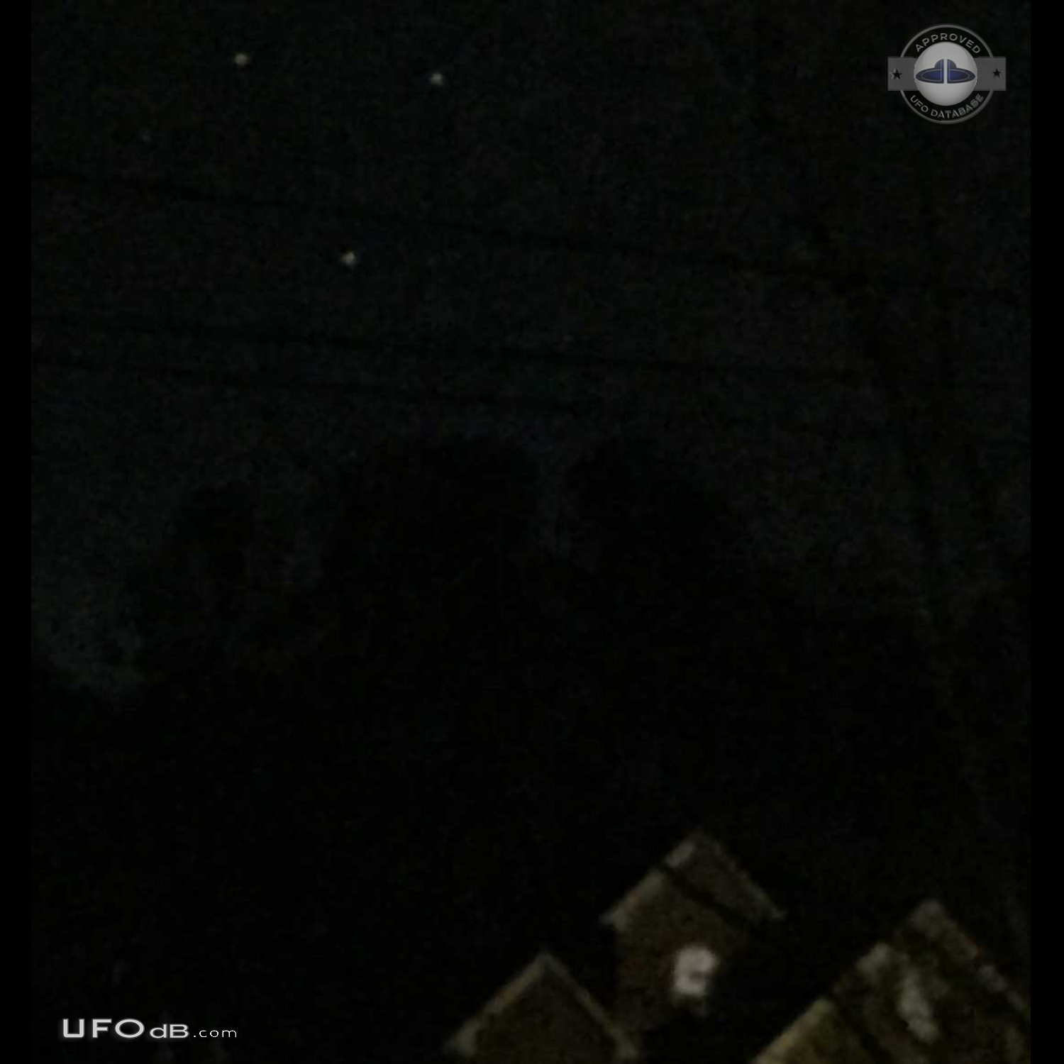 Three slowly moving UFOs in shape of inverted triangle Alabama 2016 UFO Picture #774-1
