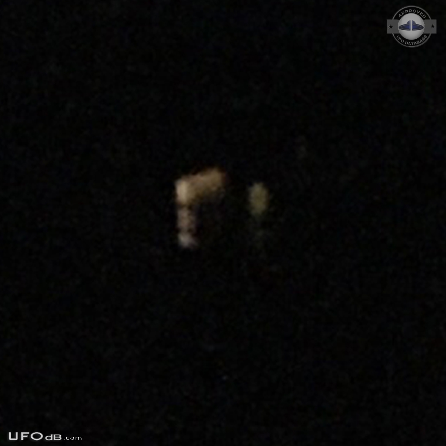 Wife see strange looking UFO and take picture - Pawling New York USA 2 UFO Picture #785-4