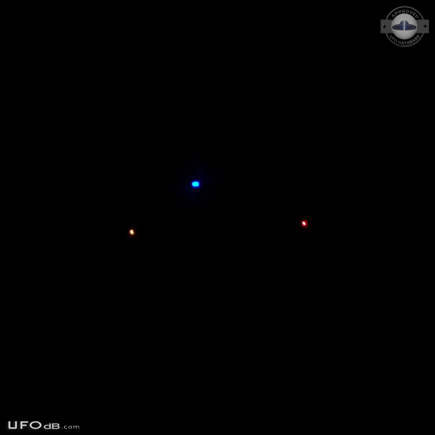 Two triangular UFO at low altitude - Kernersville North Carolina USA 2 UFO Picture #790-4