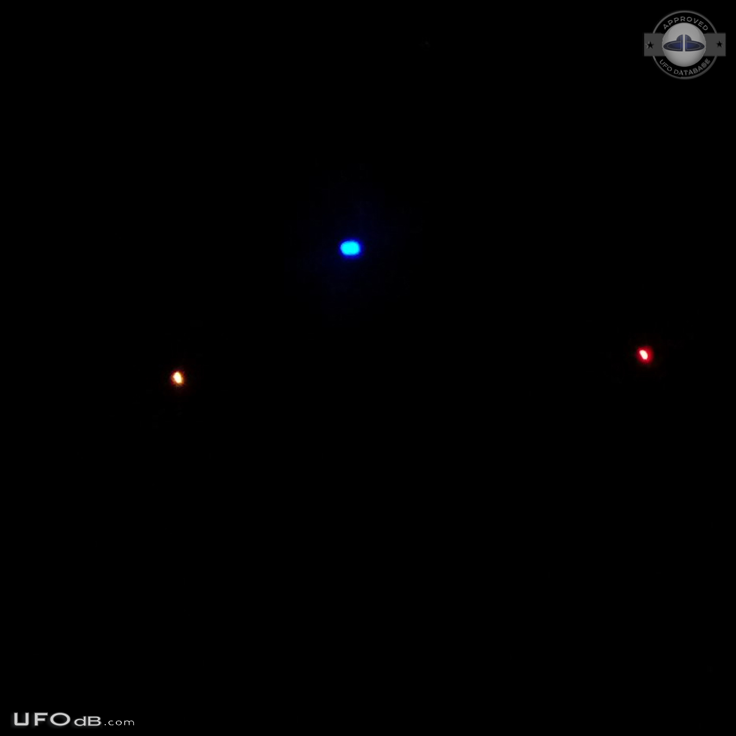 Two triangular UFO at low altitude - Kernersville North Carolina USA 2 UFO Picture #790-5