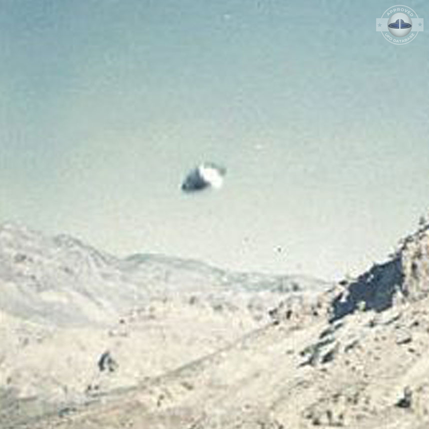 UFO pictures - UFO over mountains in the state of New Mexico UFO Picture #8-2