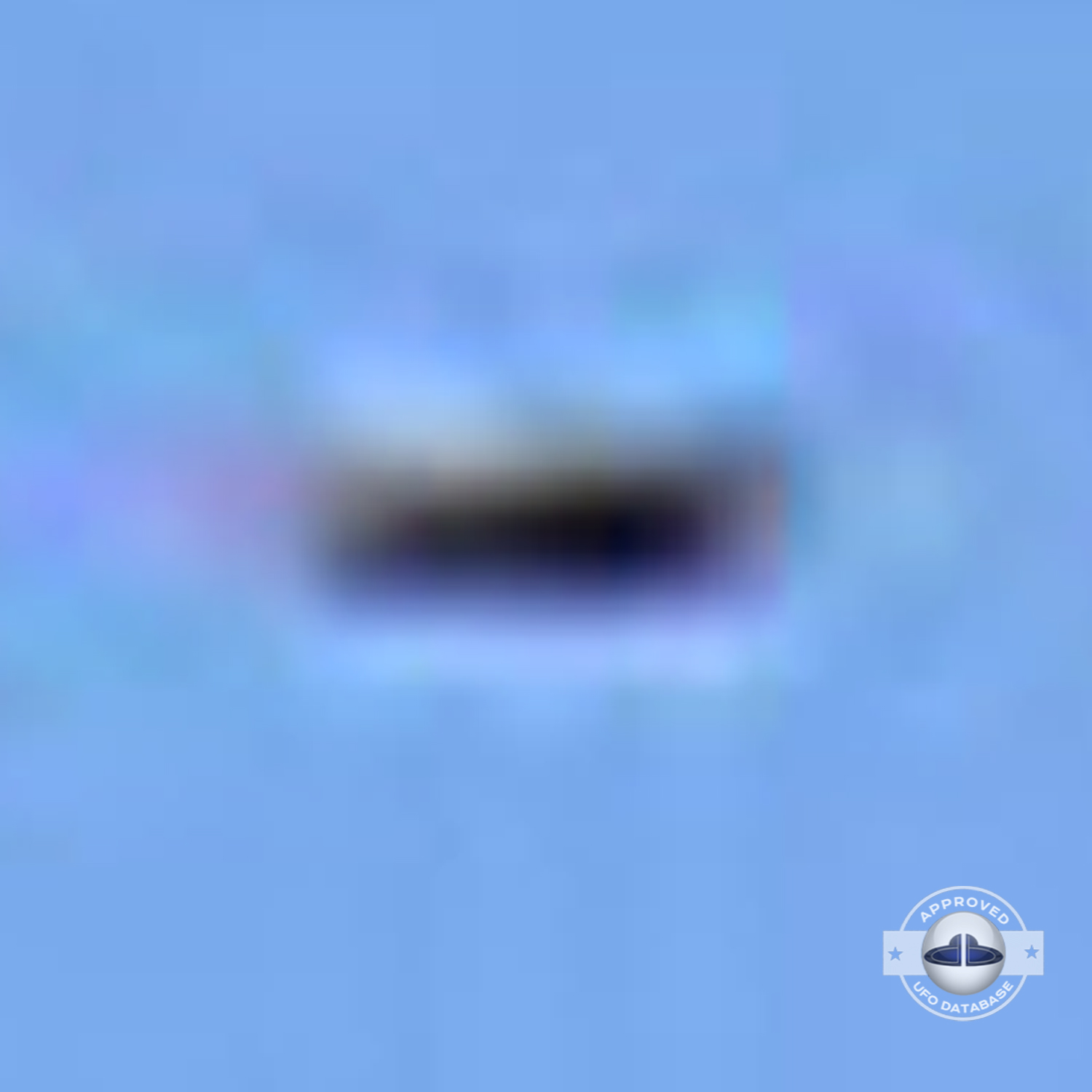 UFO picture taken in Tasmania on A10 highway going from south to north UFO Picture #80-6