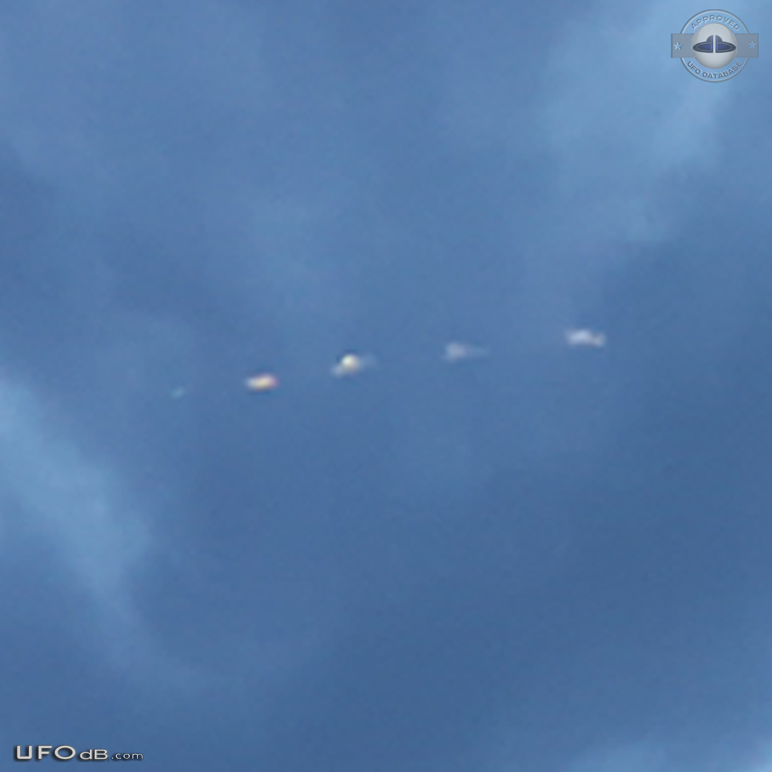 Looked like 5 disks UFOs appeared then disappeared just as fast - Indi UFO Picture #800-5