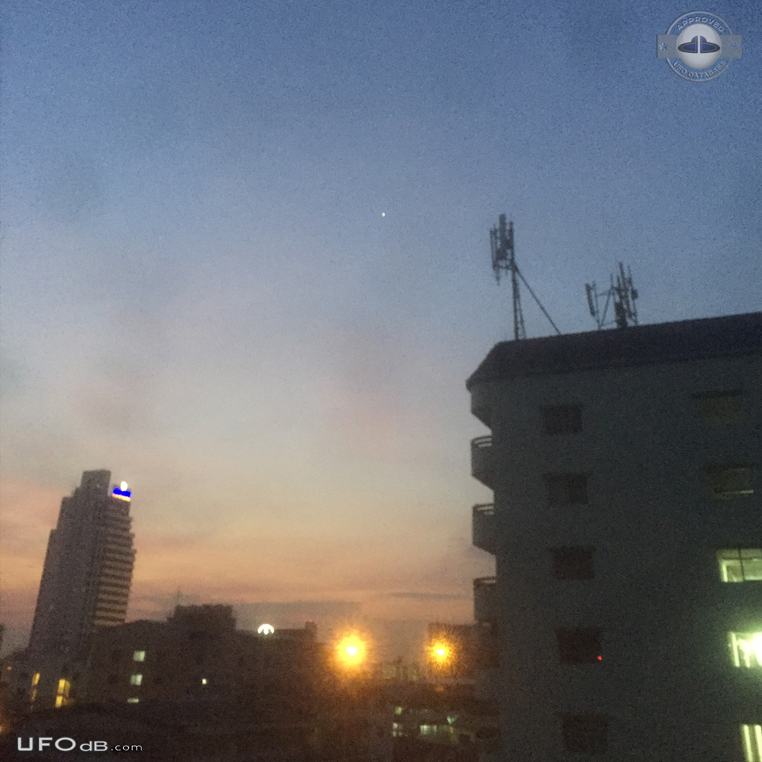 Very bright UFO seemed to have tentacles - Bangkok Thailand 2017 UFO Picture #805-1