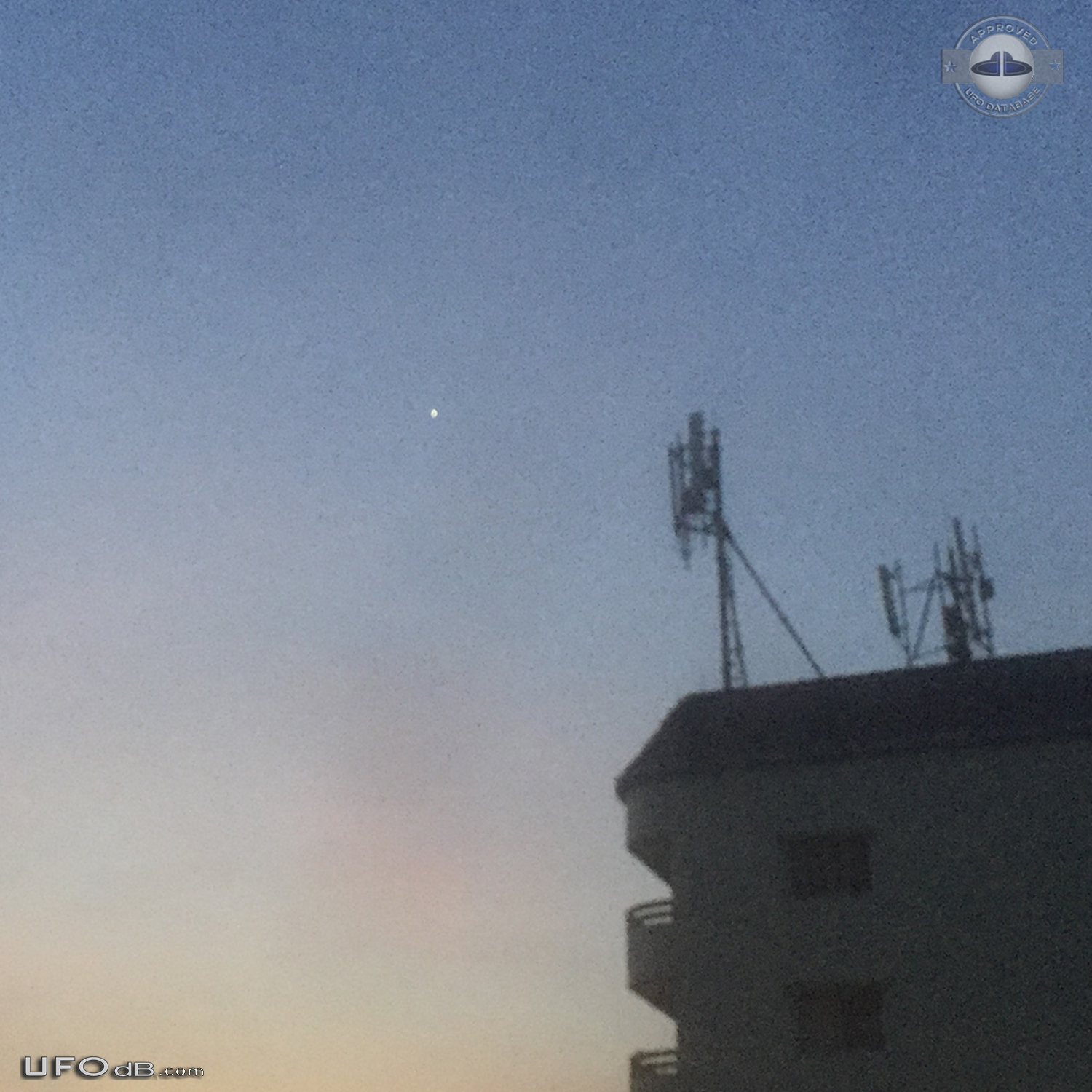 Very bright UFO seemed to have tentacles - Bangkok Thailand 2017 UFO Picture #805-2