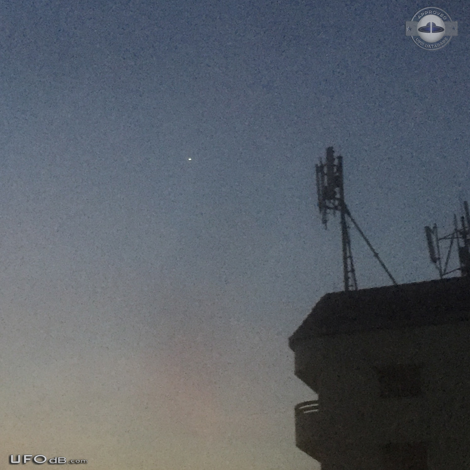 Very bright UFO seemed to have tentacles - Bangkok Thailand 2017 UFO Picture #805-3