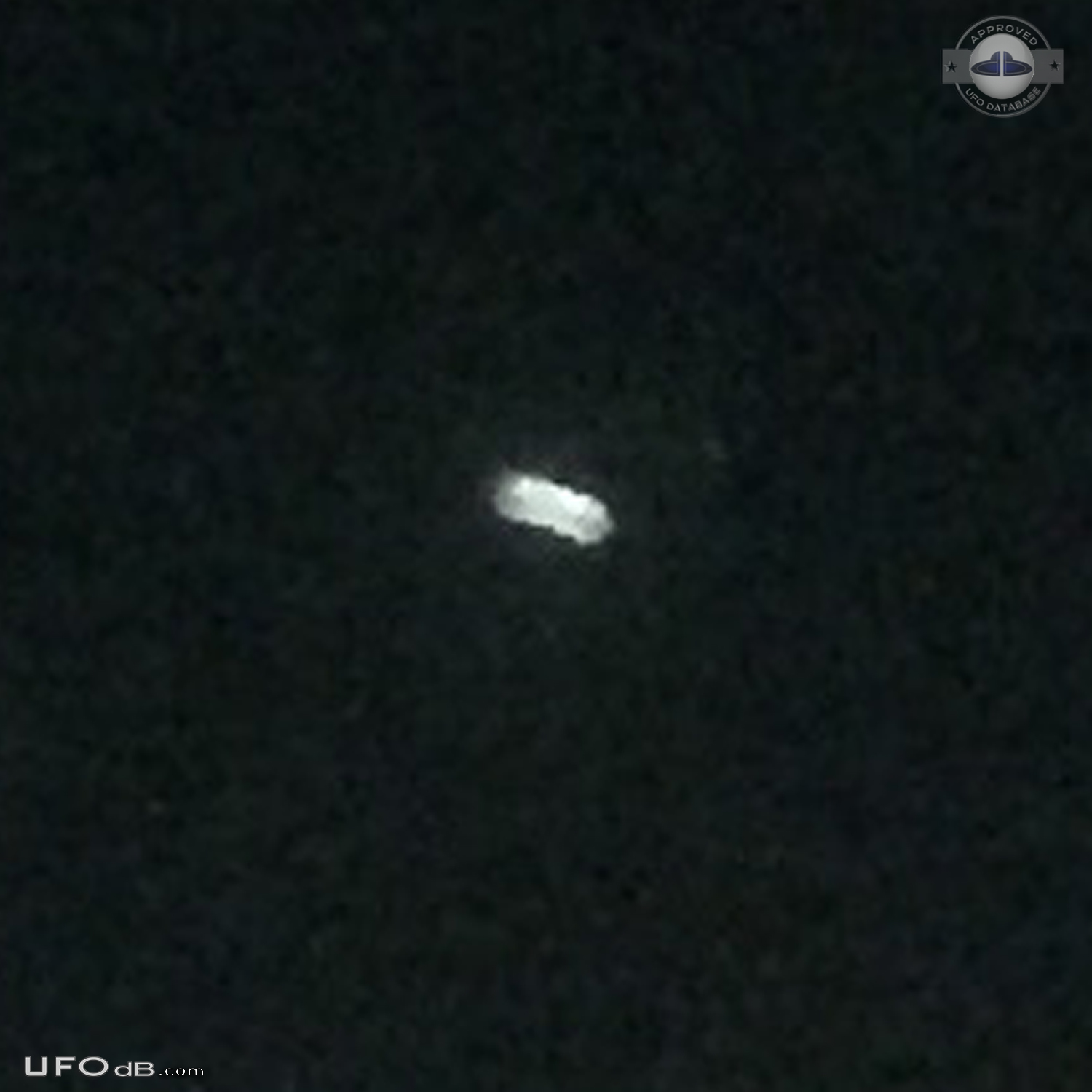 Very bright UFO seemed to have tentacles - Bangkok Thailand 2017 UFO Picture #805-6