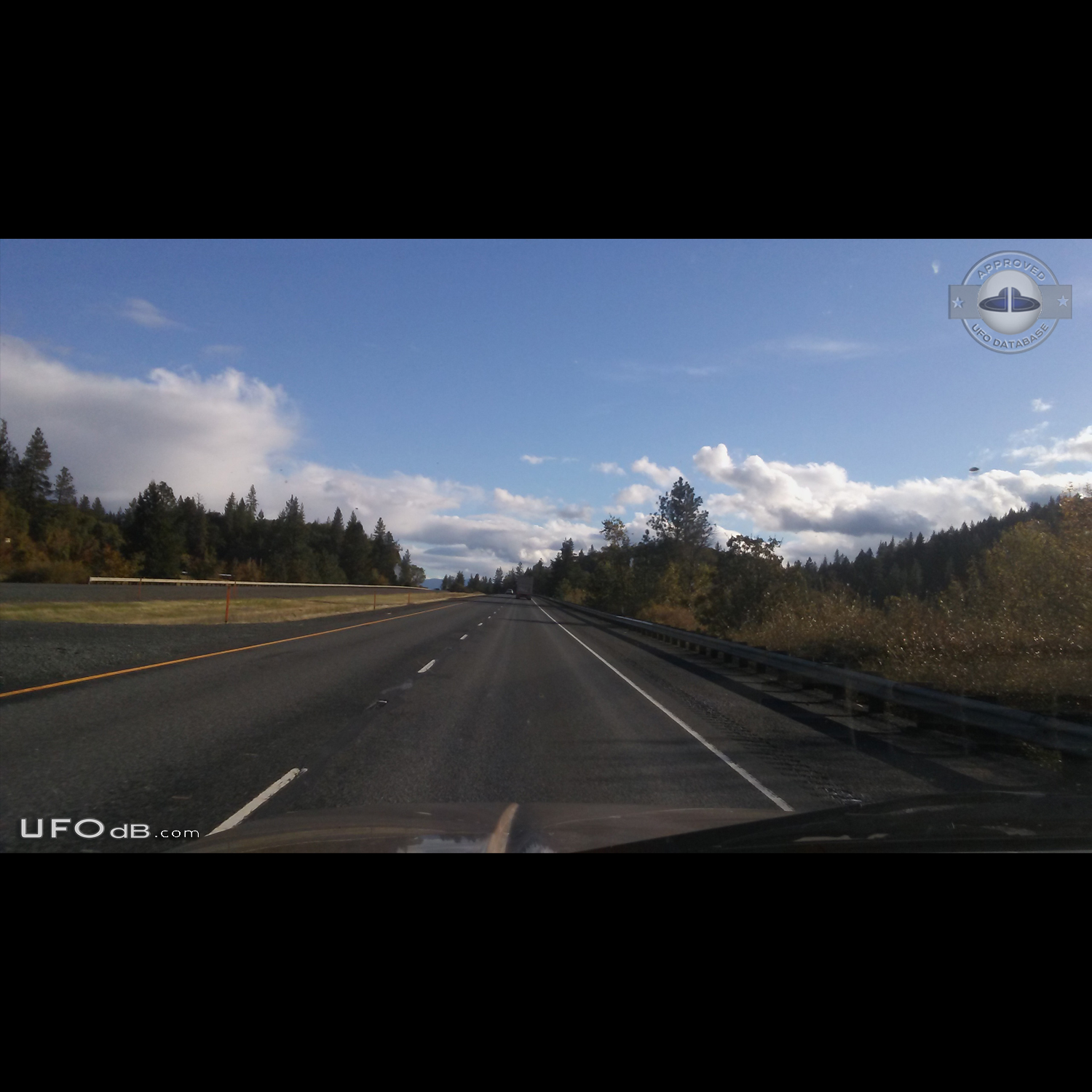 Photos near Grants Pass captured UFO on film - Merlin Oregon USA 2016 UFO Picture #807-1