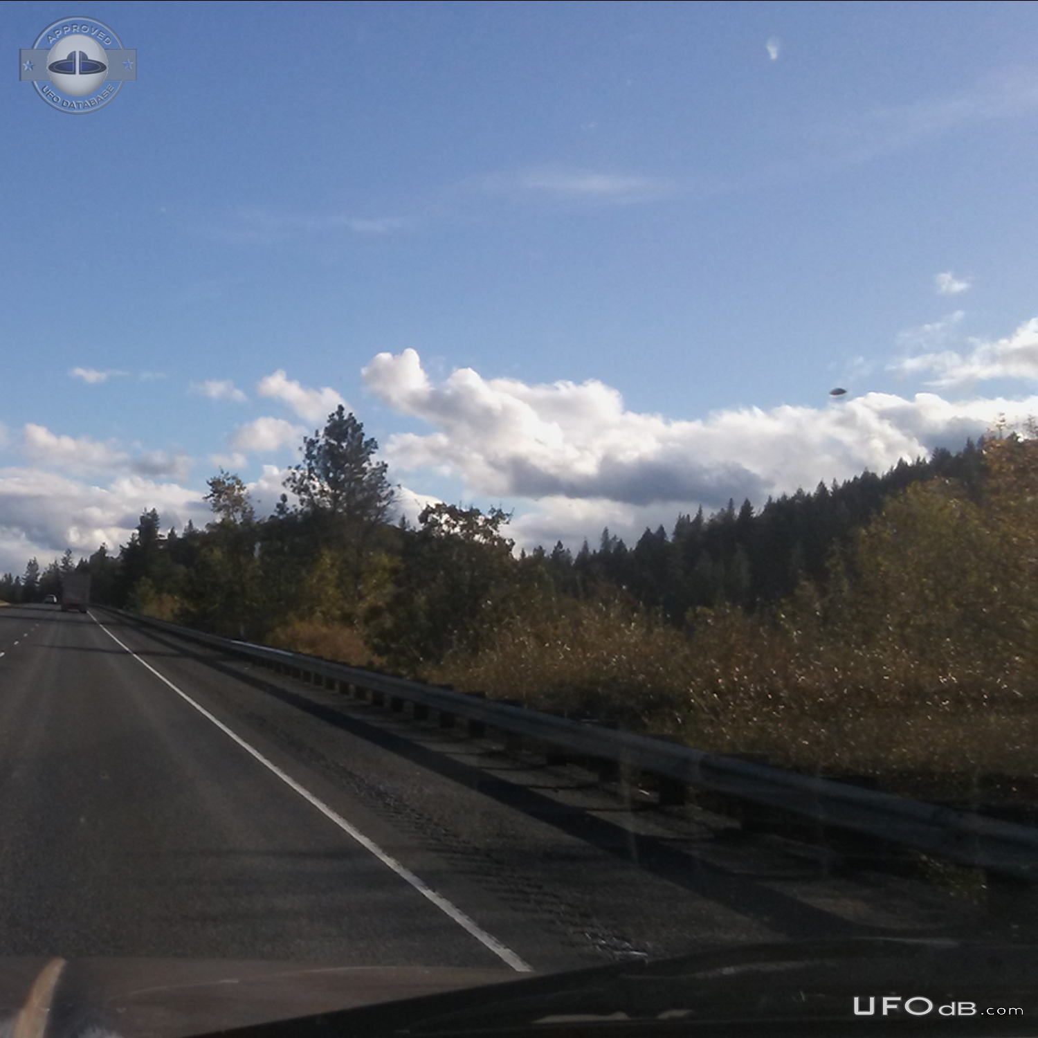 Photos near Grants Pass captured UFO on film - Merlin Oregon USA 2016 UFO Picture #807-2