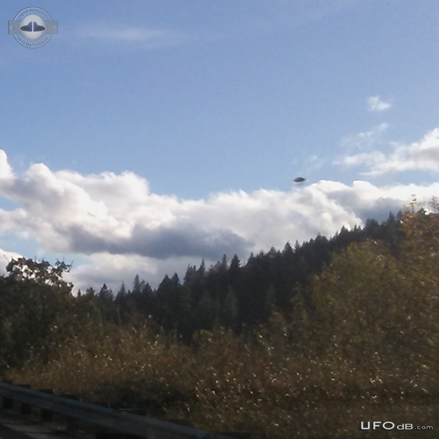 Photos near Grants Pass captured UFO on film - Merlin Oregon USA 2016 UFO Picture #807-3