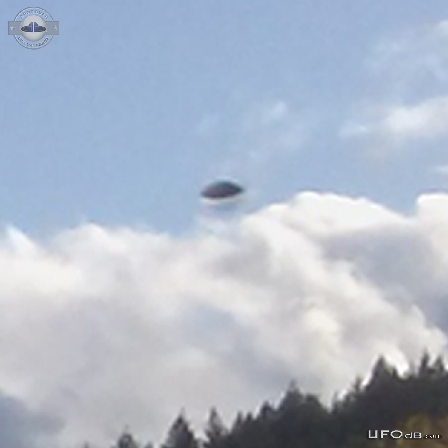 Photos near Grants Pass captured UFO on film - Merlin Oregon USA 2016 UFO Picture #807-5