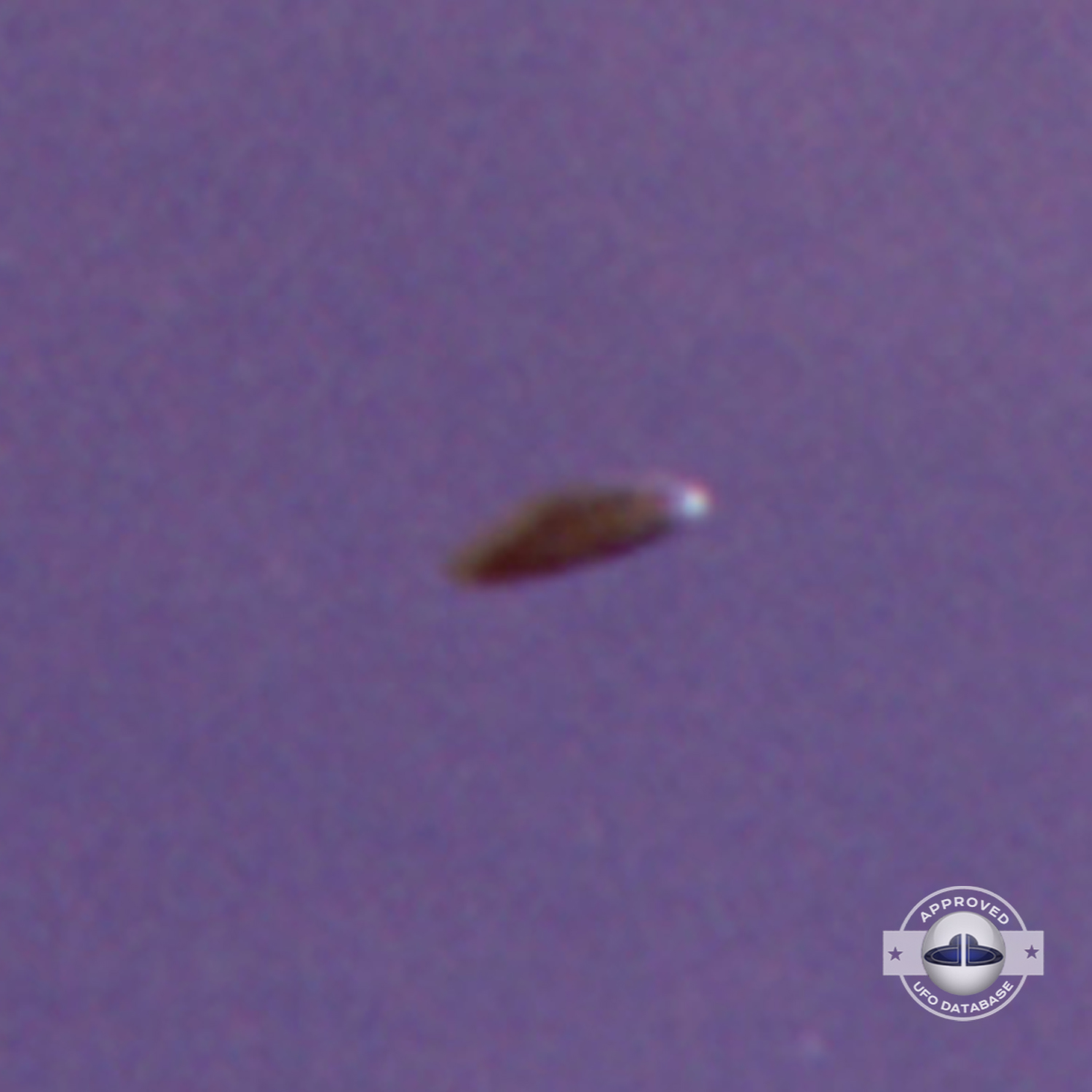Rudi Nagora heard a strange noise and saw a shinning silver UFO UFO Picture #81-6