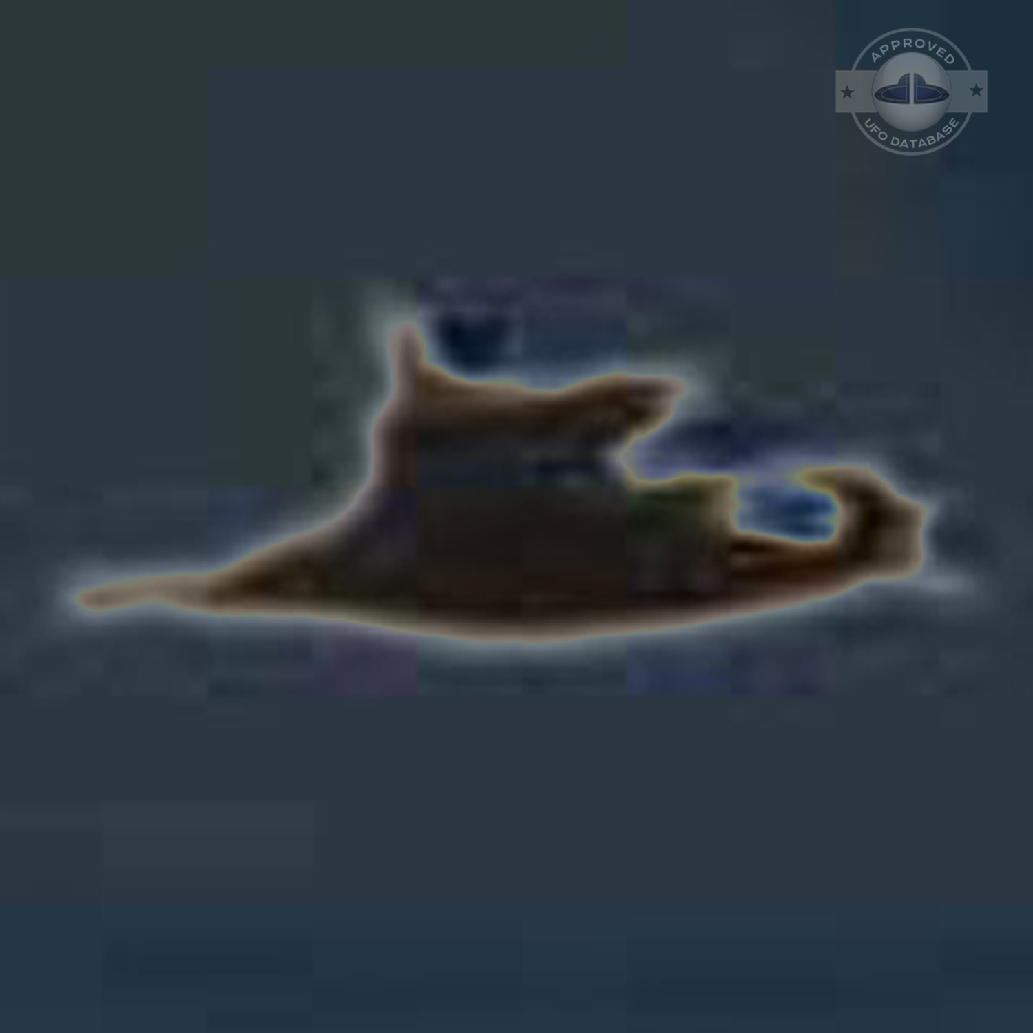 odd glow UFO making a whirling sound when passing by leaving glow UFO Picture #83-5