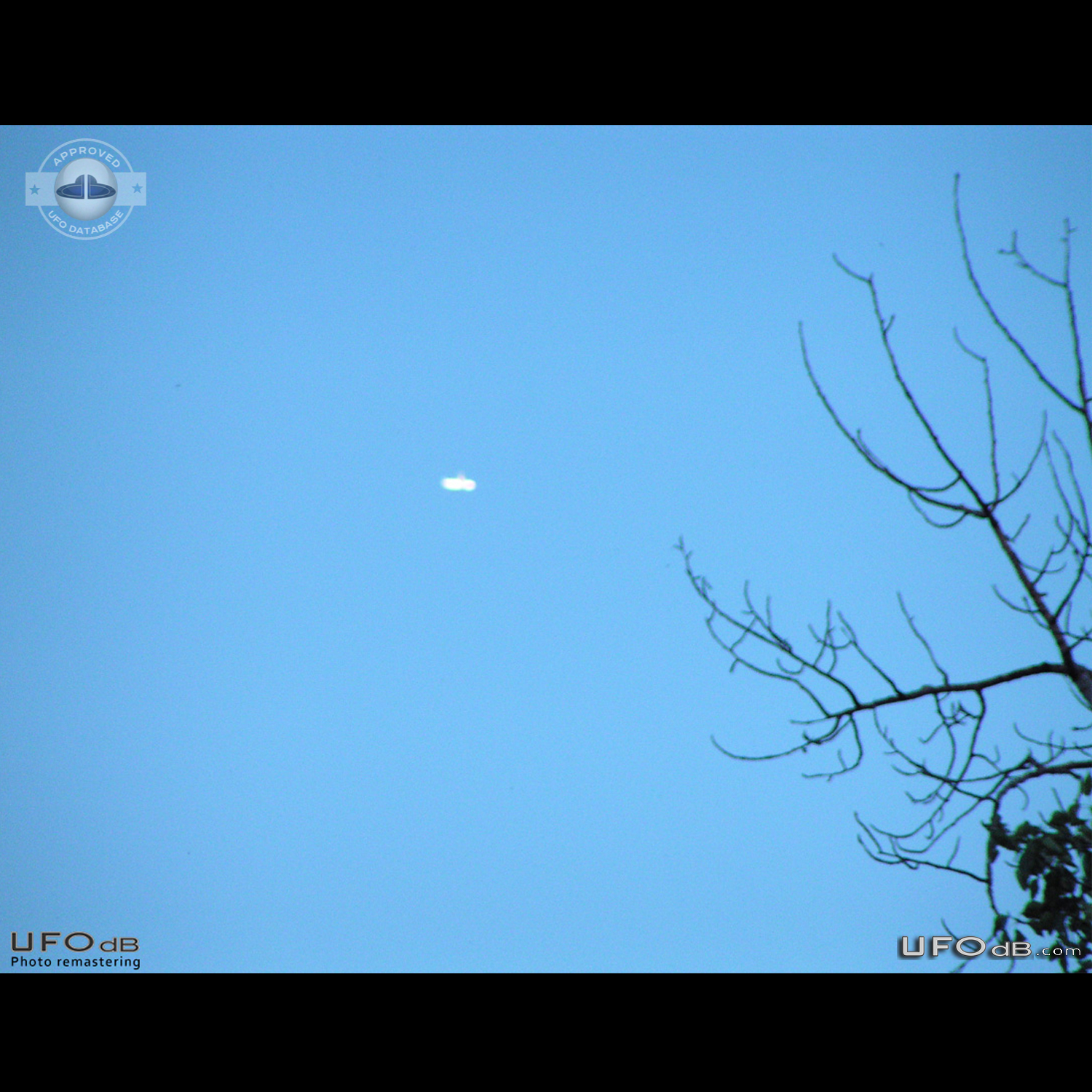 Donut UFO seen over the farm in Alberta Canada in 2004 UFO Picture #835-1