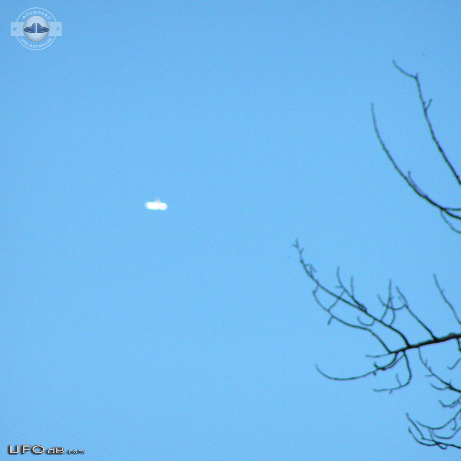 Donut UFO seen over the farm in Alberta Canada in 2004 UFO Picture #835-2