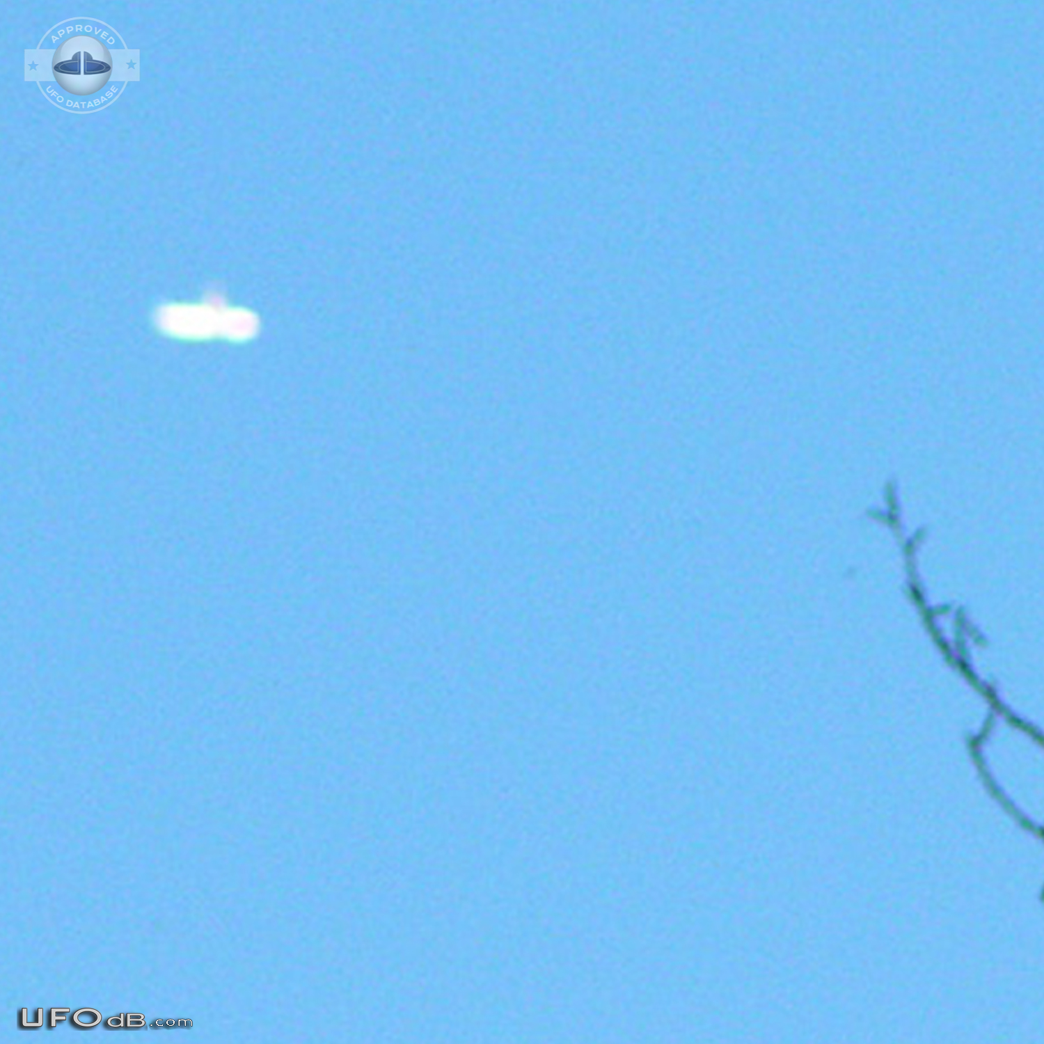 Donut UFO seen over the farm in Alberta Canada in 2004 UFO Picture #835-3