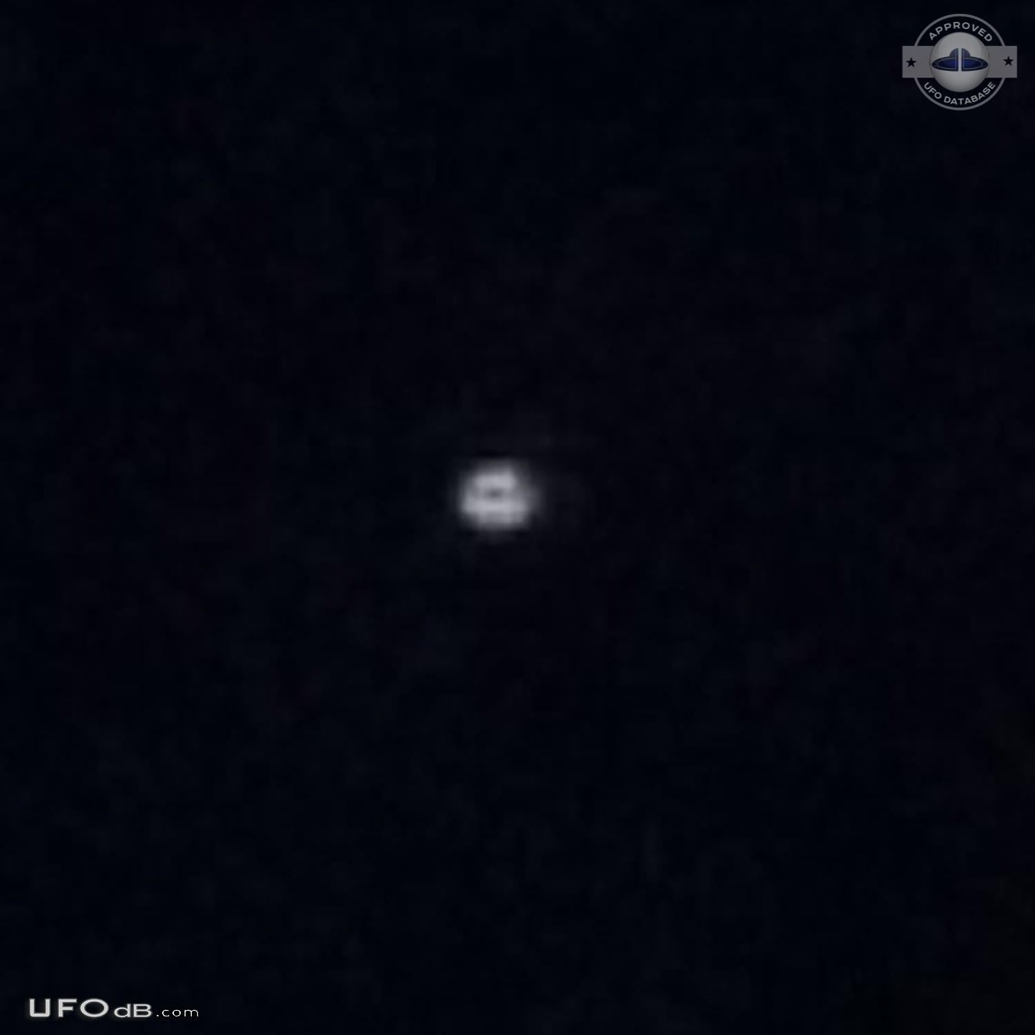 UFO seen every day over Diamond Lake Lodge Oregon USA 2017 UFO Picture #839-3