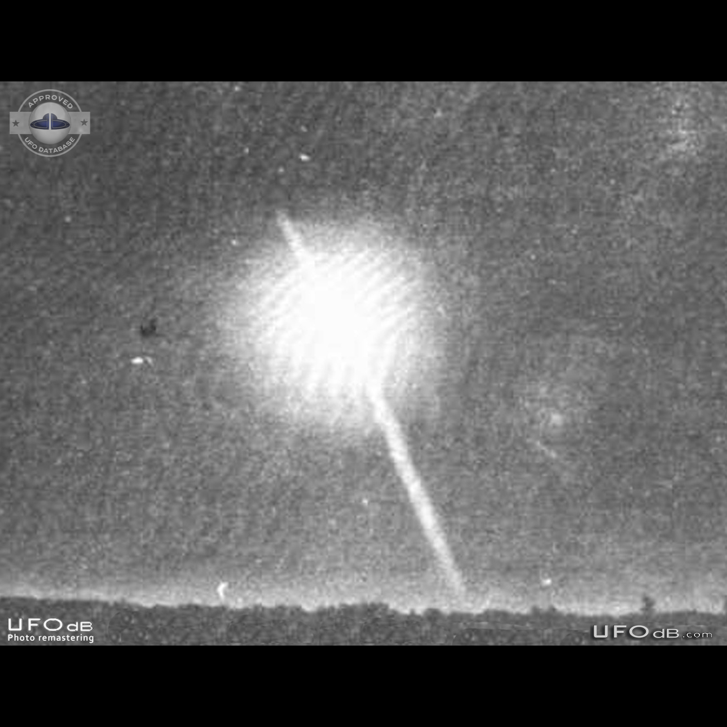 Old UFO photo taken over Buenos Aires Argentina in February 1962 UFO Picture #840-1