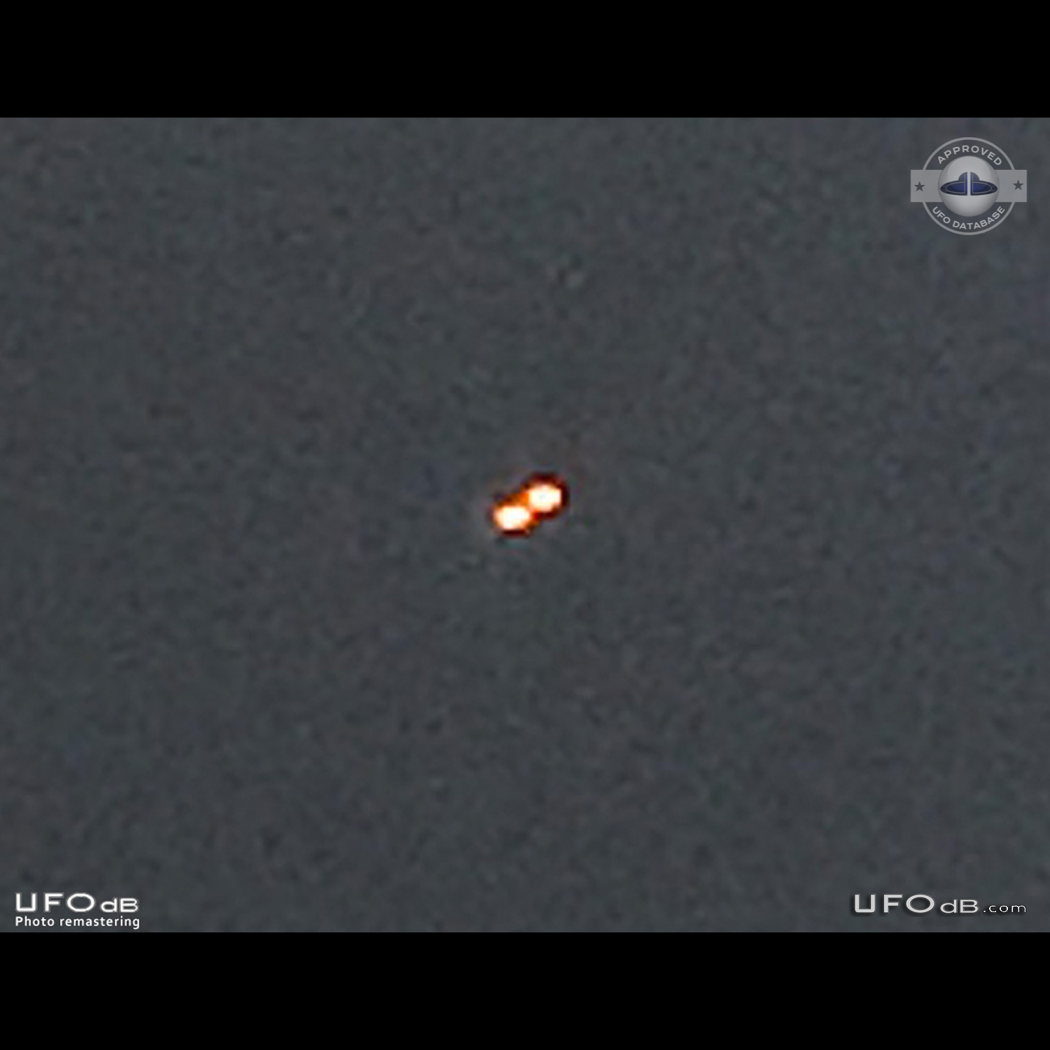 Weird UFO going in the water near the Emerald Coast in North Carolina  UFO Picture #843-1