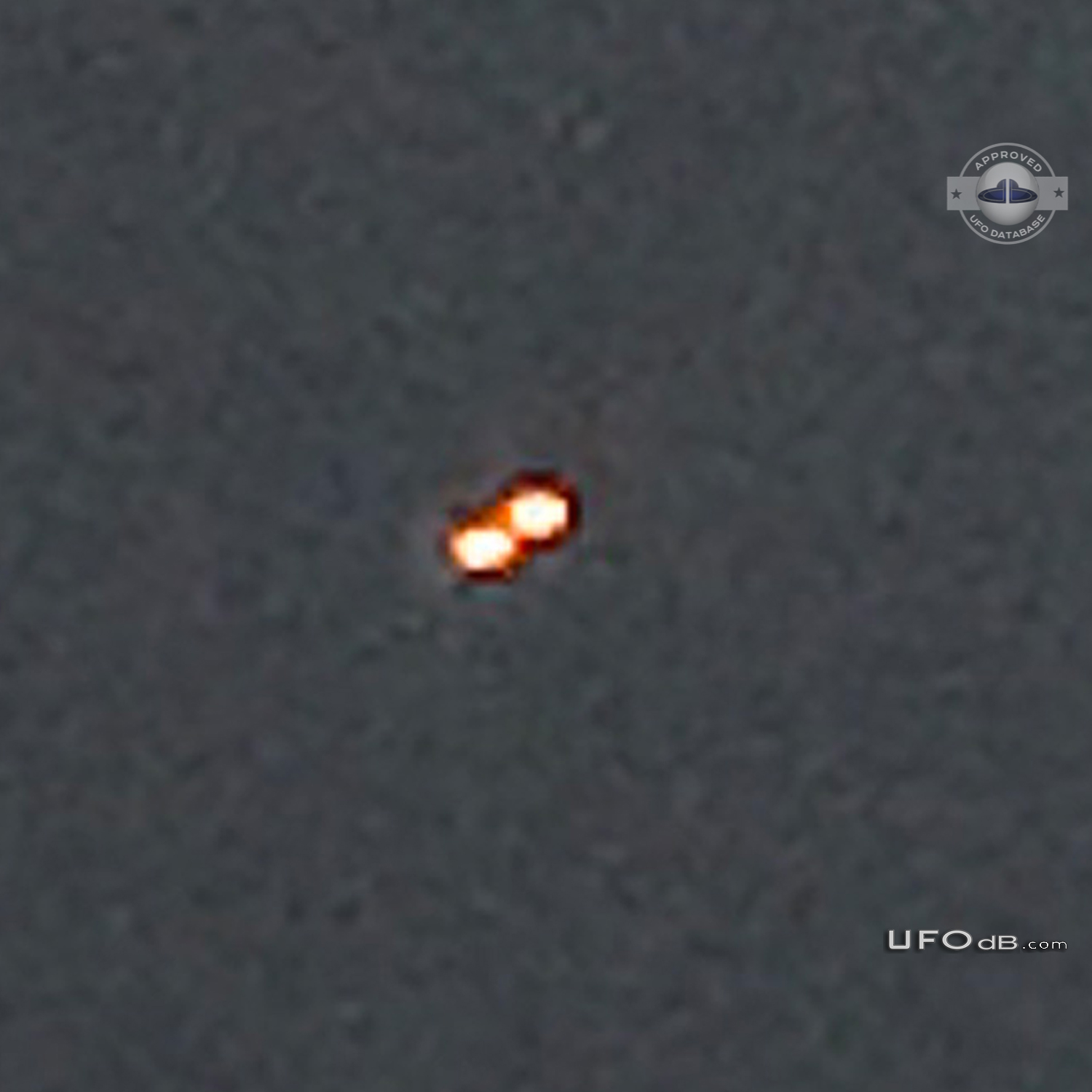 Weird UFO going in the water near the Emerald Coast in North Carolina  UFO Picture #843-2