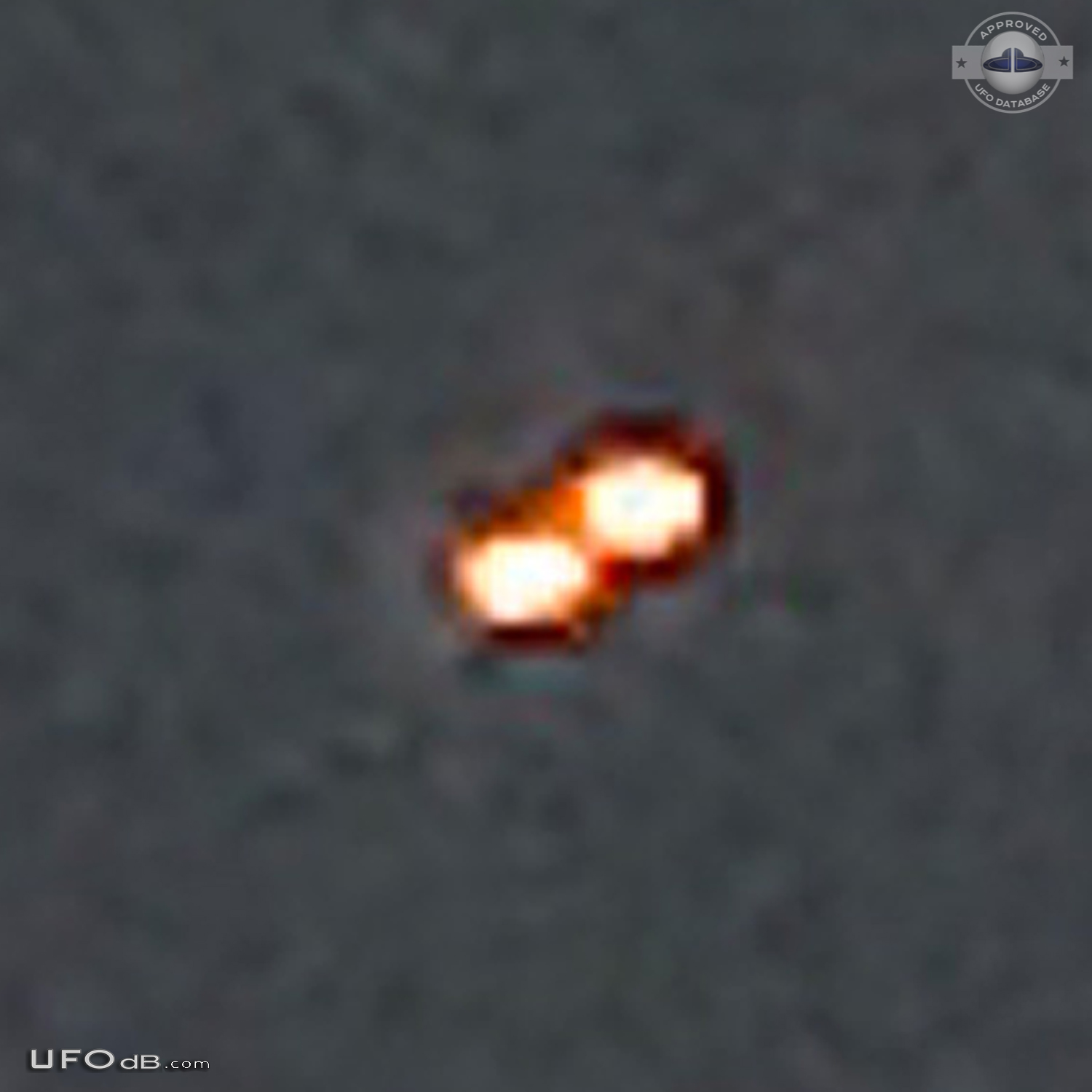 Weird UFO going in the water near the Emerald Coast in North Carolina  UFO Picture #843-3