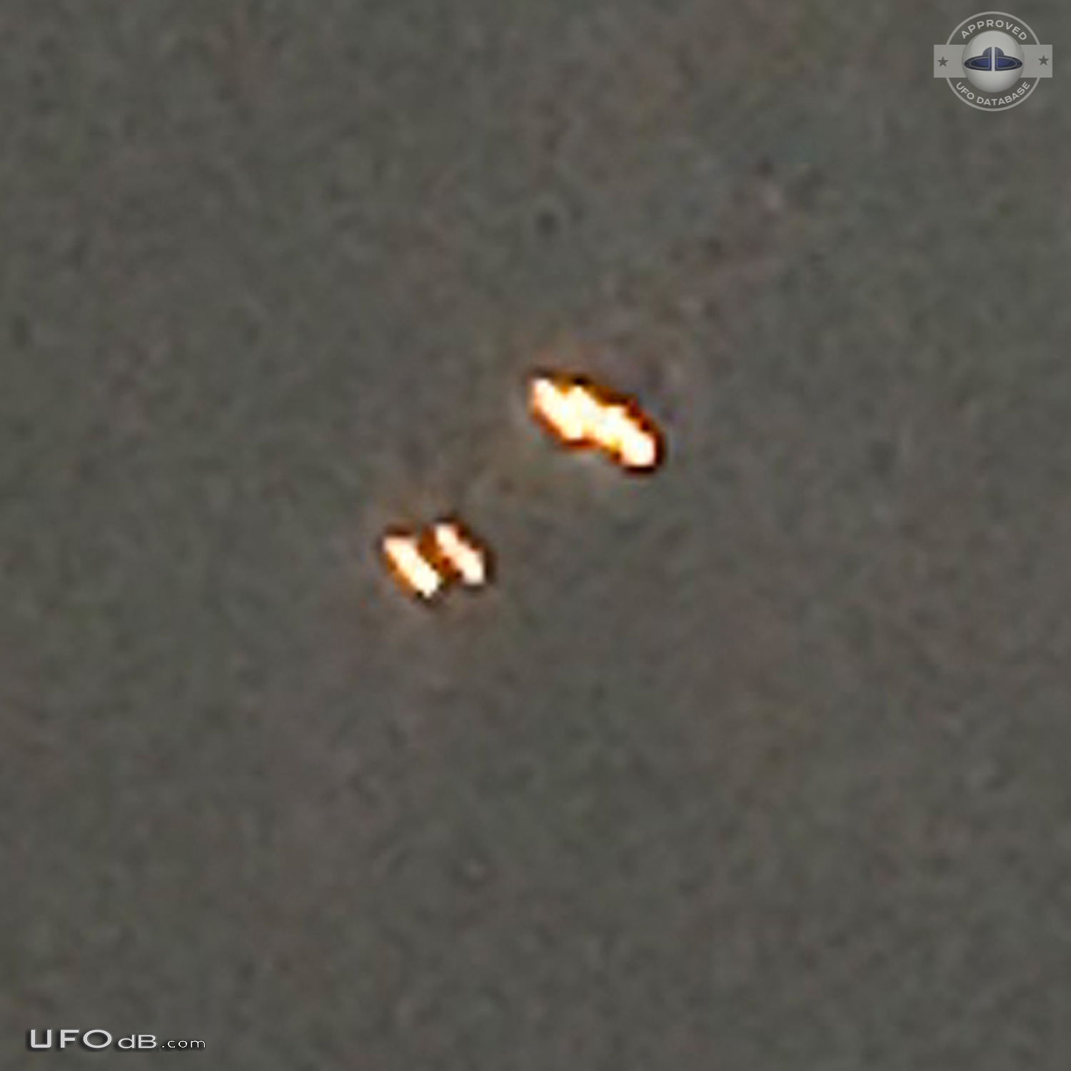 Weird UFO going in the water near the Emerald Coast in North Carolina  UFO Picture #843-4