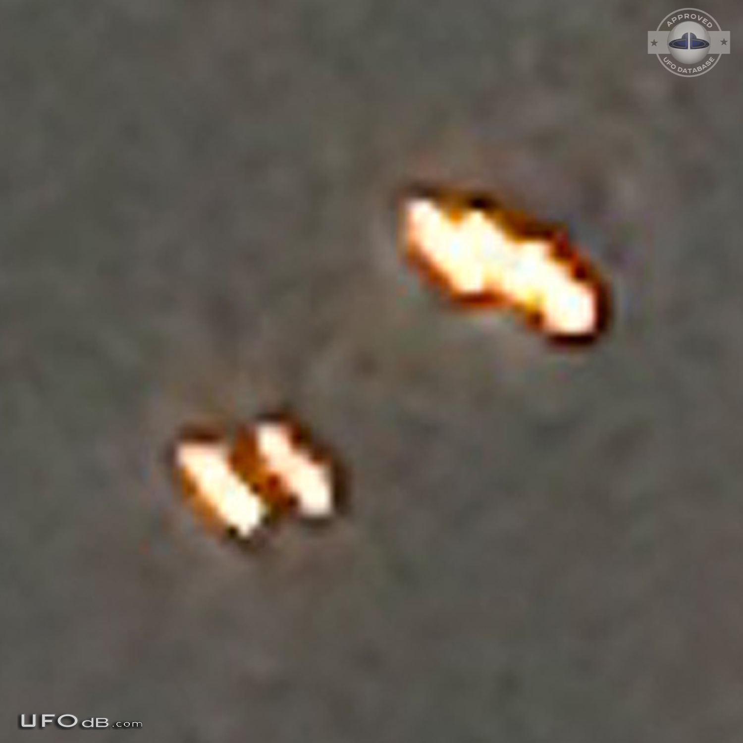 Weird UFO going in the water near the Emerald Coast in North Carolina  UFO Picture #843-5