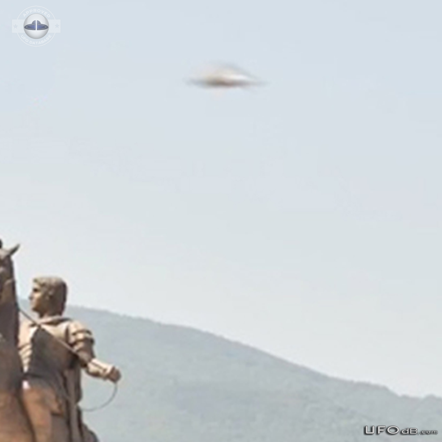 Triangular UFO passed over Warrior on a horse statue in Skopje Macedon UFO Picture #847-6
