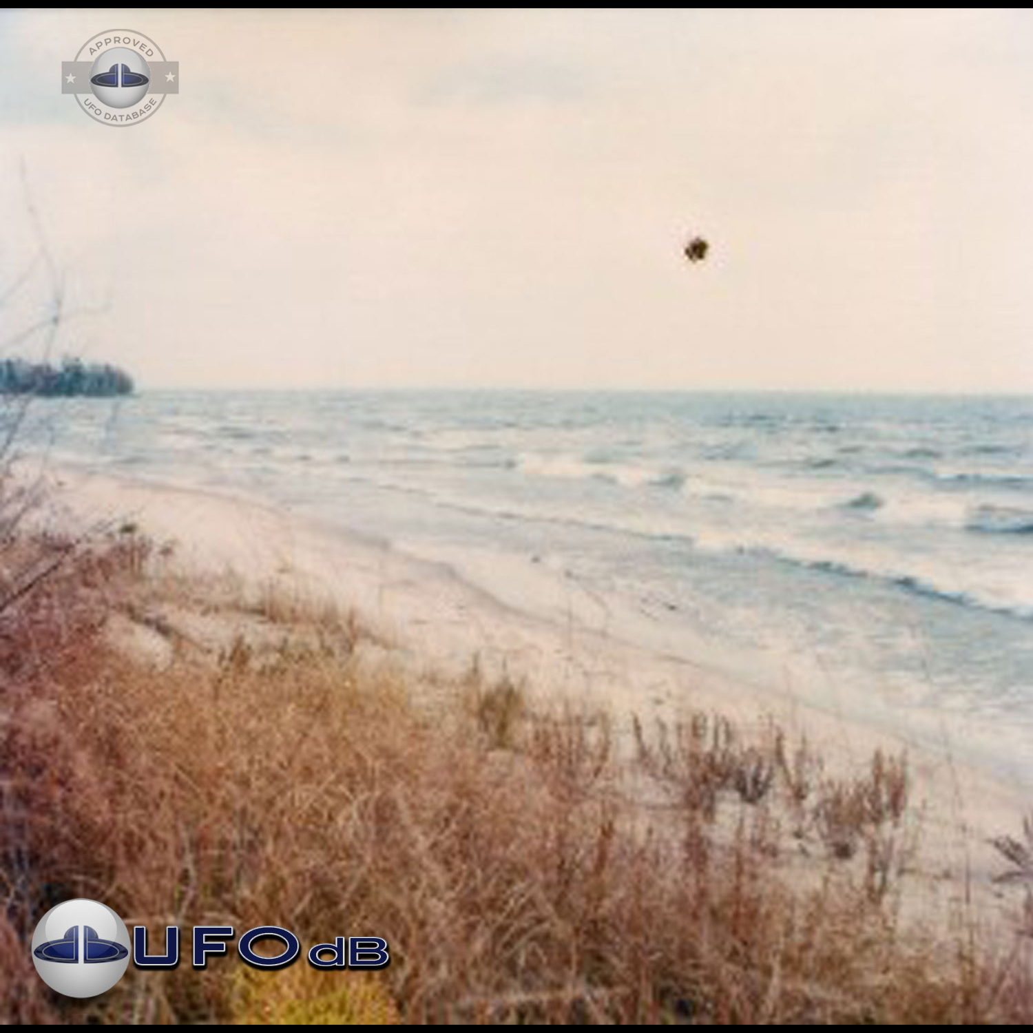 UFO Picture - UFO Sighting over Great Lake Michigan - October 1979 UFO Picture #91-1