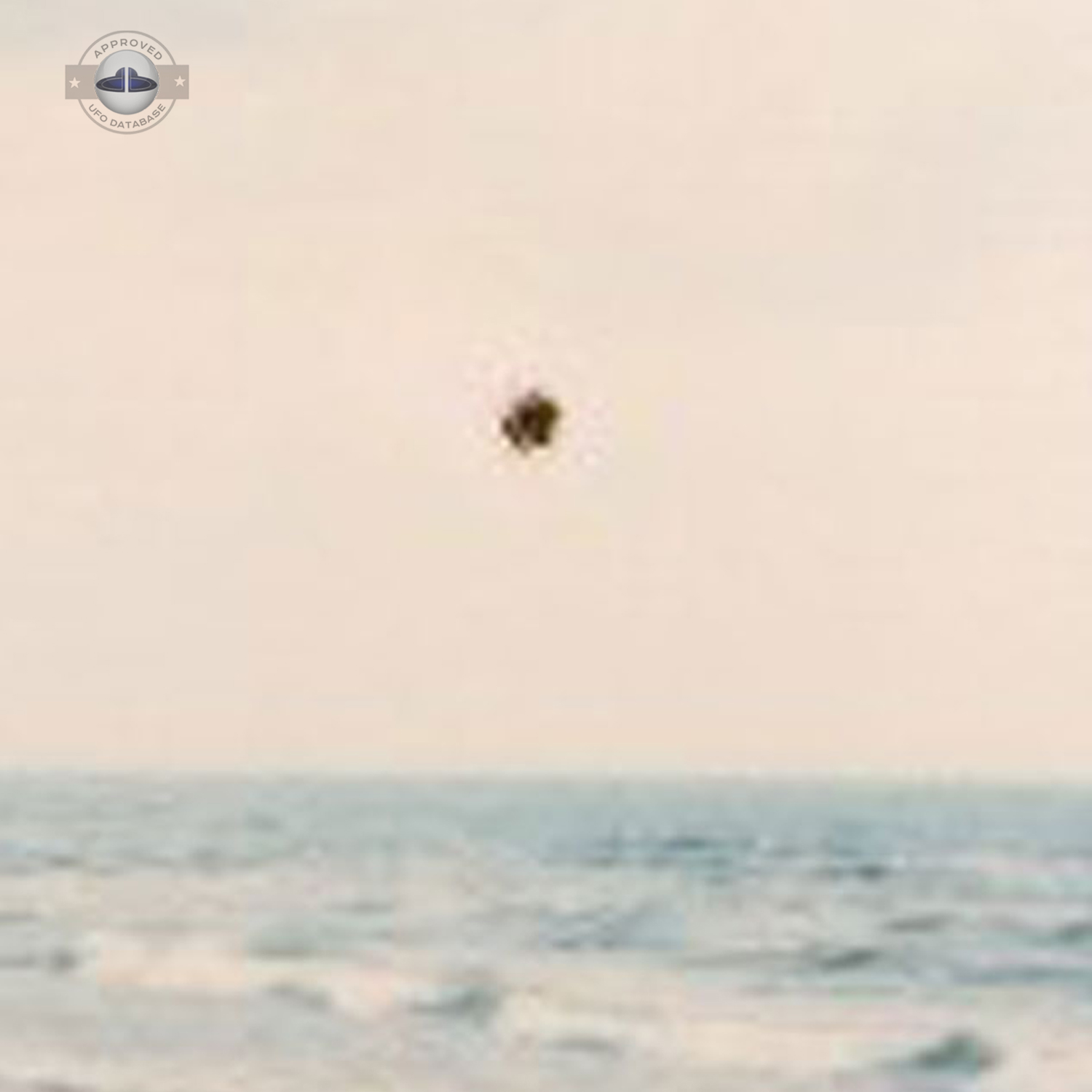 UFO Picture - UFO Sighting over Great Lake Michigan - October 1979 UFO Picture #91-3