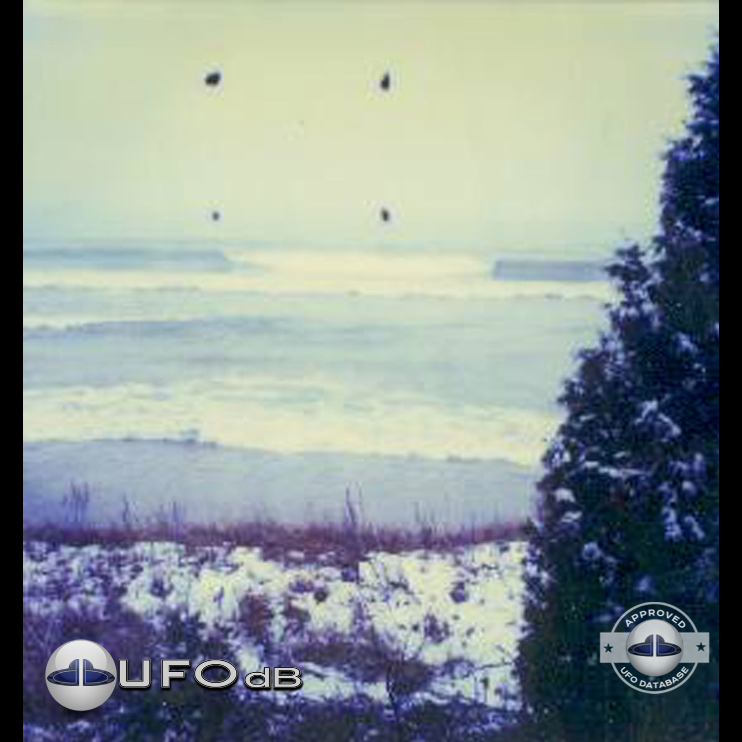 Lake Michigan Sighting of 4 ufos in a square formation - Winter 1985 UFO Picture #92-1