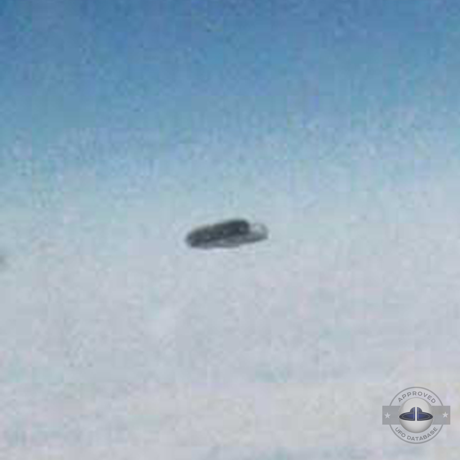 UFO picture Sighting from RyanAir airplane - Portugal UK - May 2010 UFO Picture #93-4