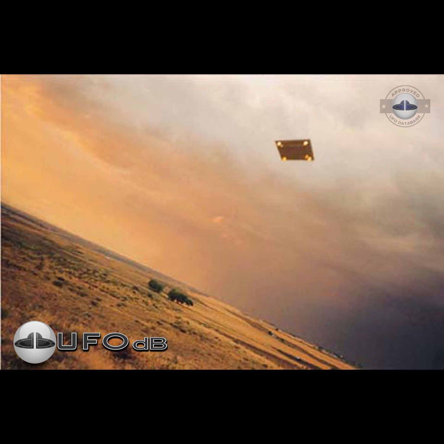 Incredible UFO picture showing a square shaped UFO Kanarraville USA UFO Picture #98-1
