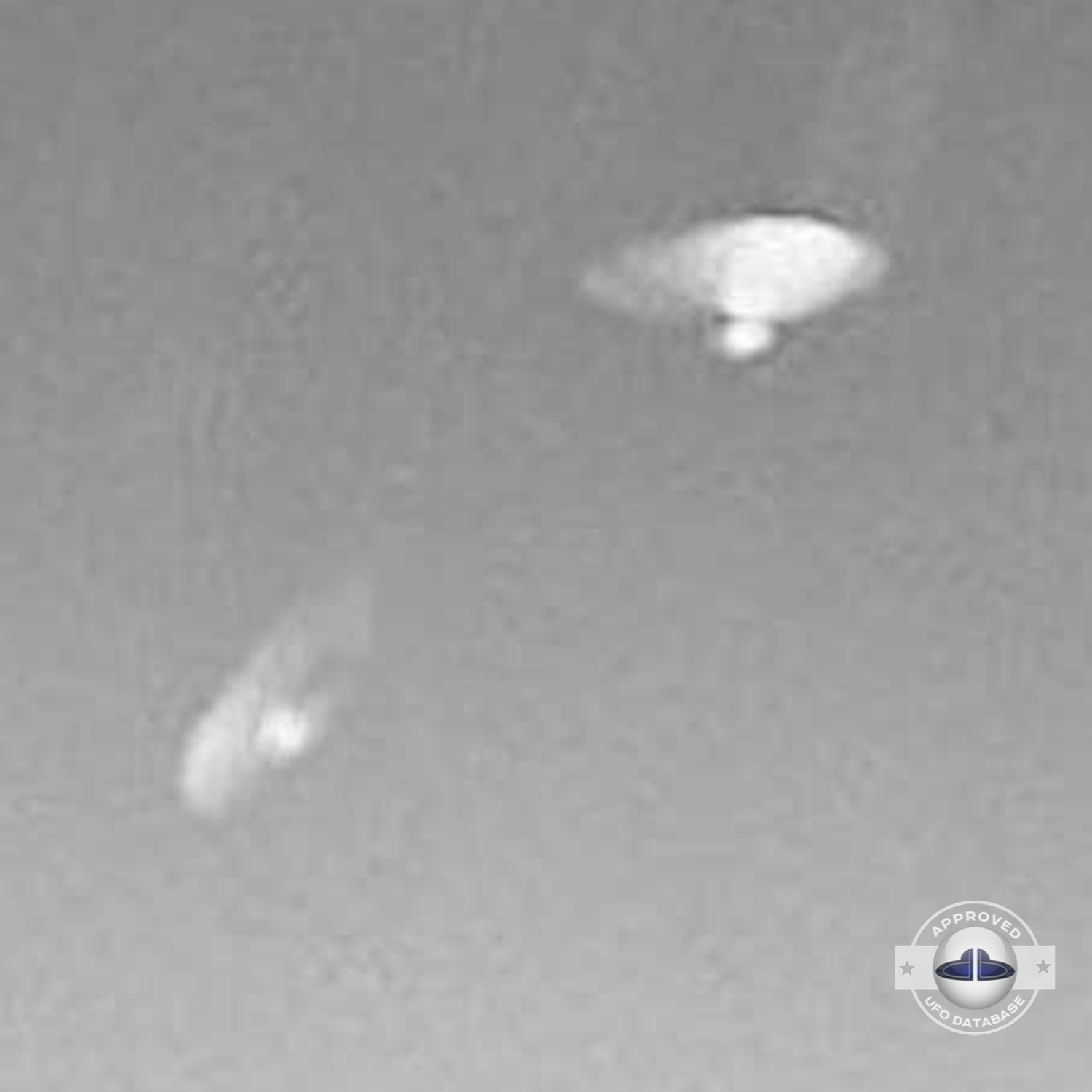 1954 One of the first UFO pictures ever taken in human history Italy UFO Picture #99-4