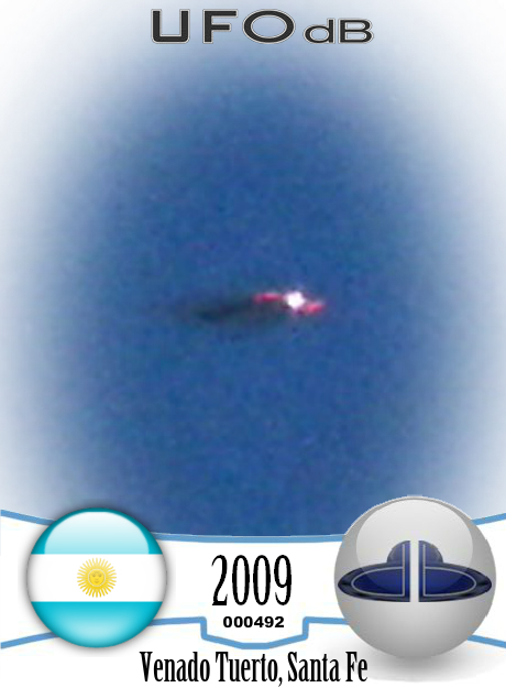 Full Moon Picture get a passing UFO in Venado Tuerto, Argentina 2009 UFO CARD Number 492