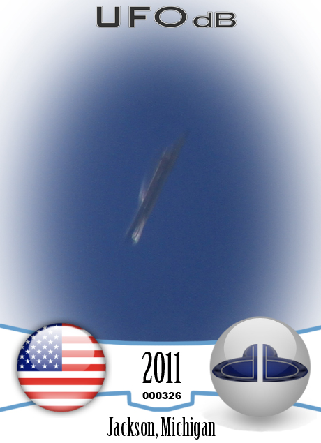 Incredibly Fast UFO caught on picture in Michigan, USA | May 24 2011 UFO CARD Number 326